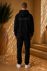 THE ESSENTIALS SIGNATURE SET