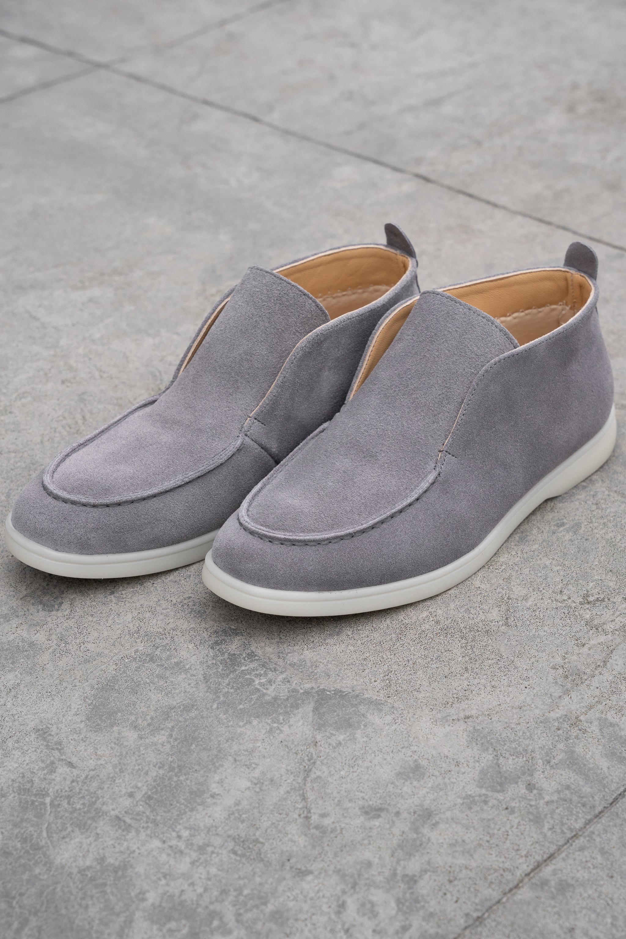 THE ARONA SUEDE INSTAPPERS