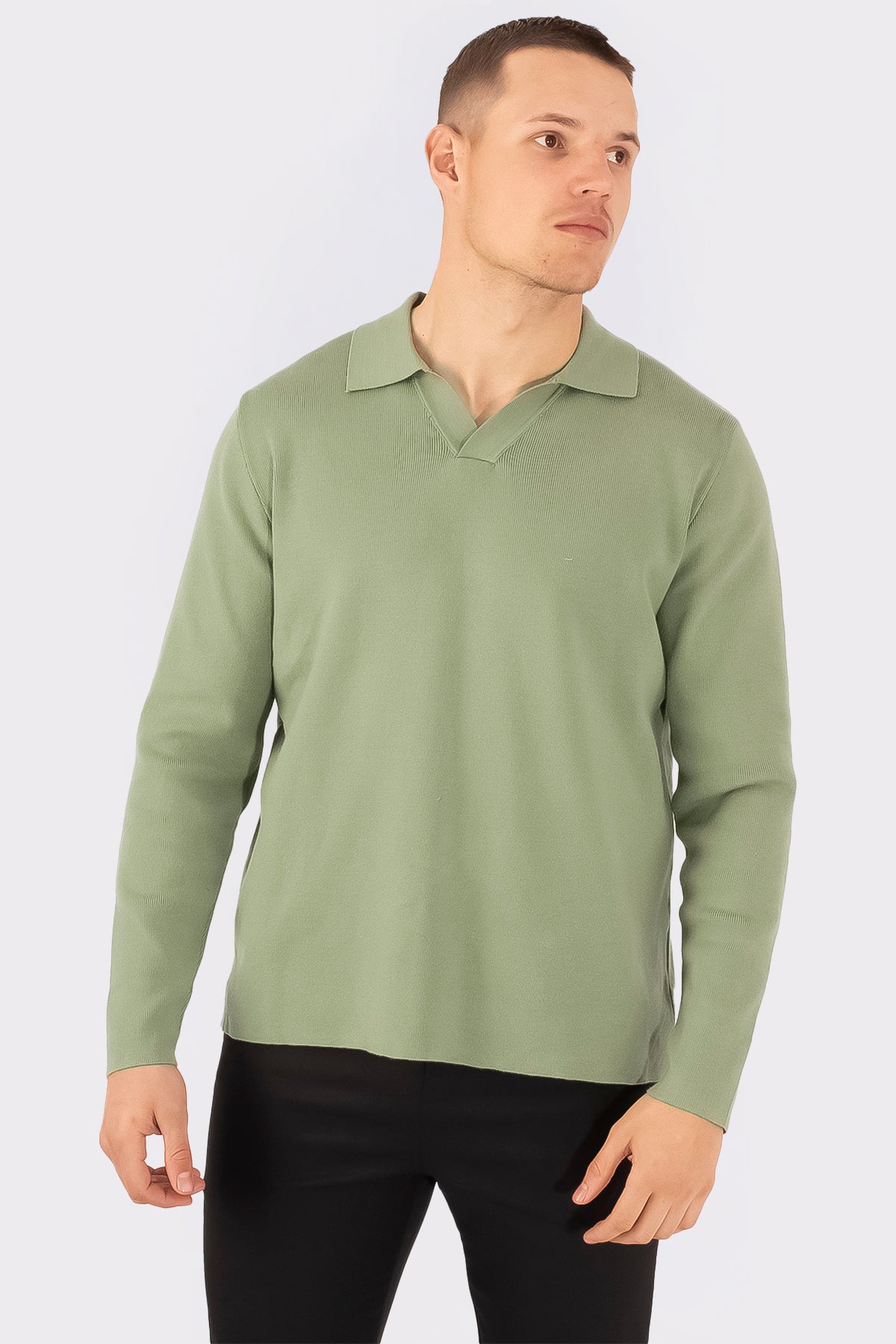THE OSLO V-NECK SWEATER