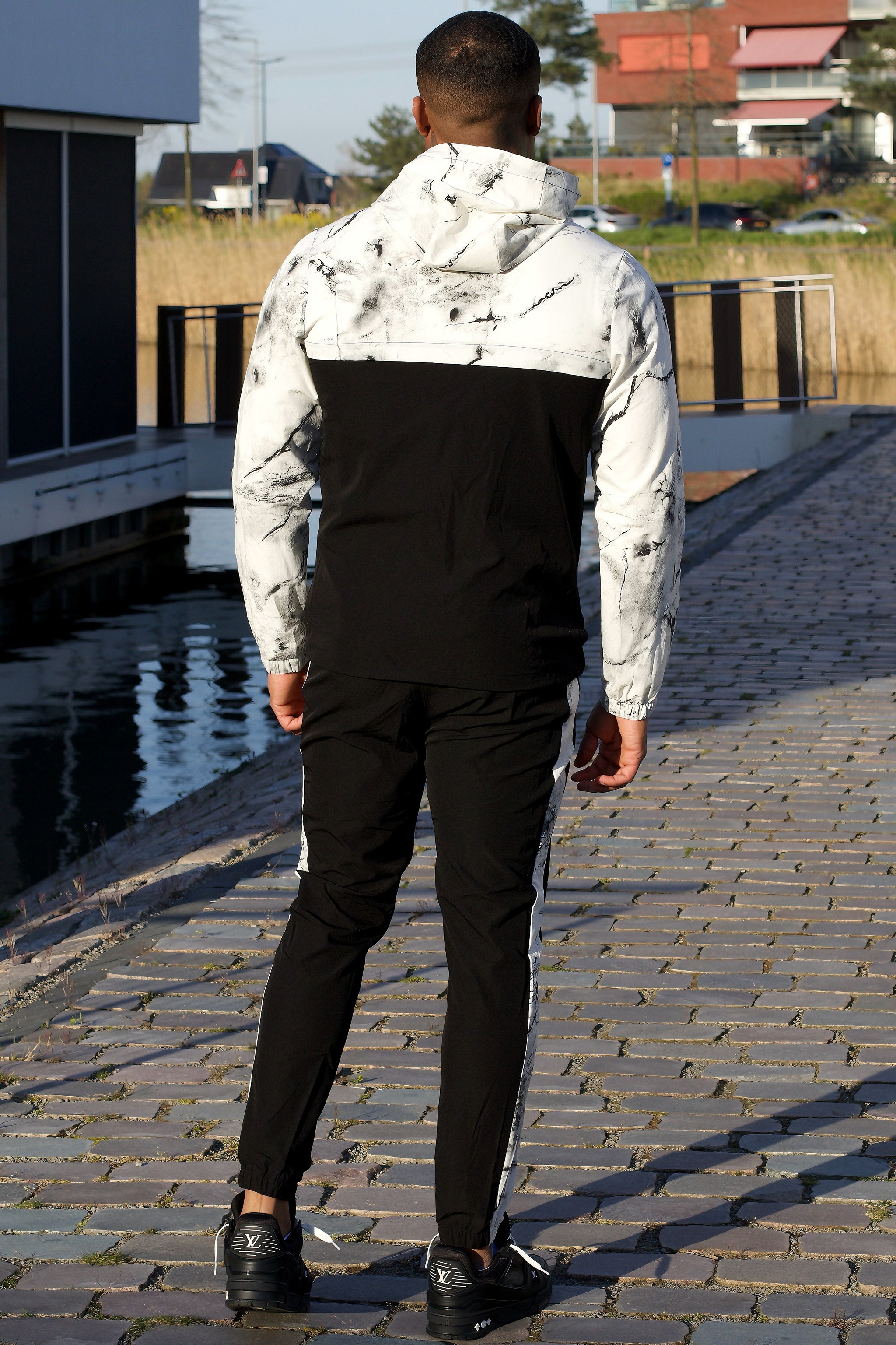 THE HELSINKI COMBISET