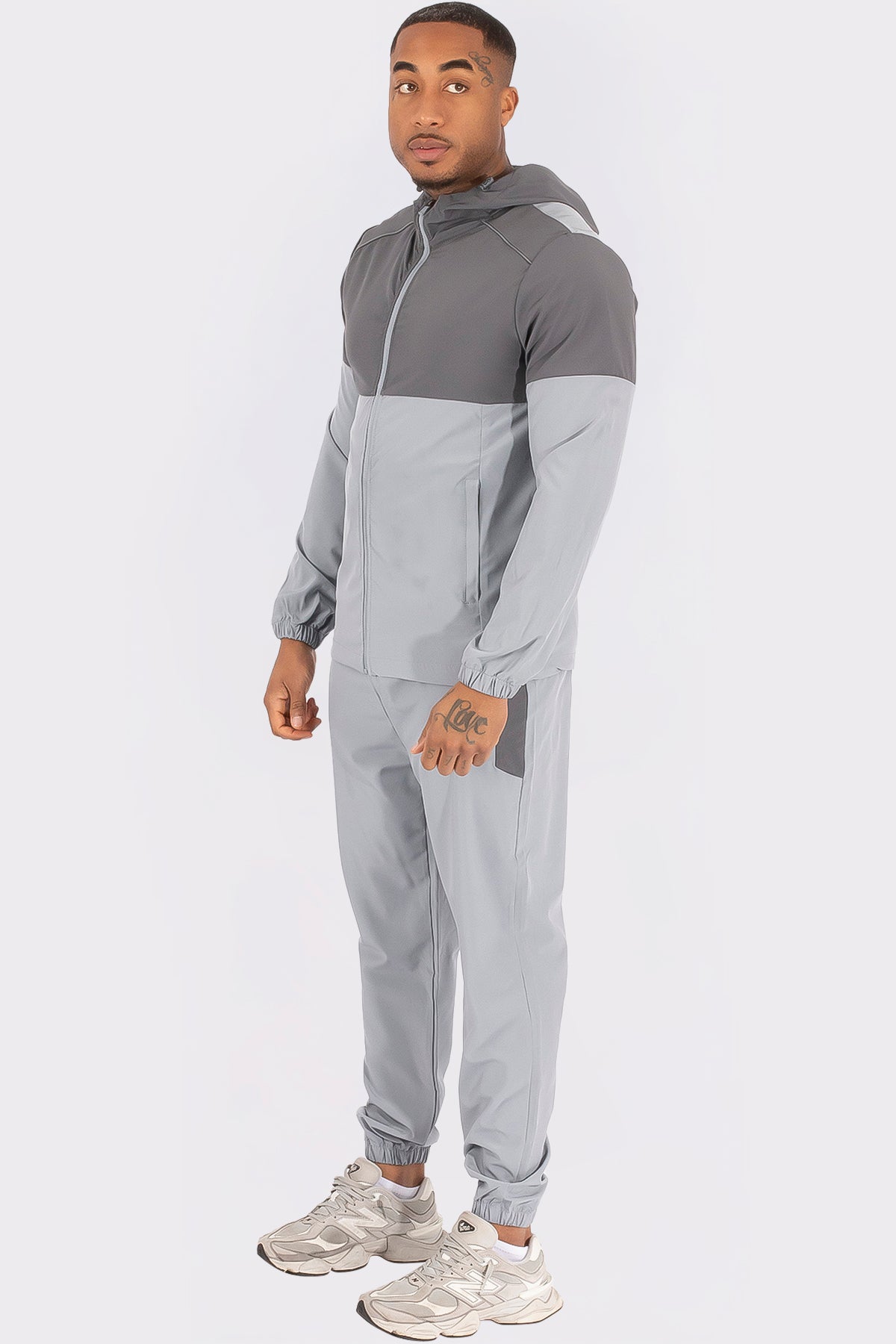 THE ALVERIO COMBISET