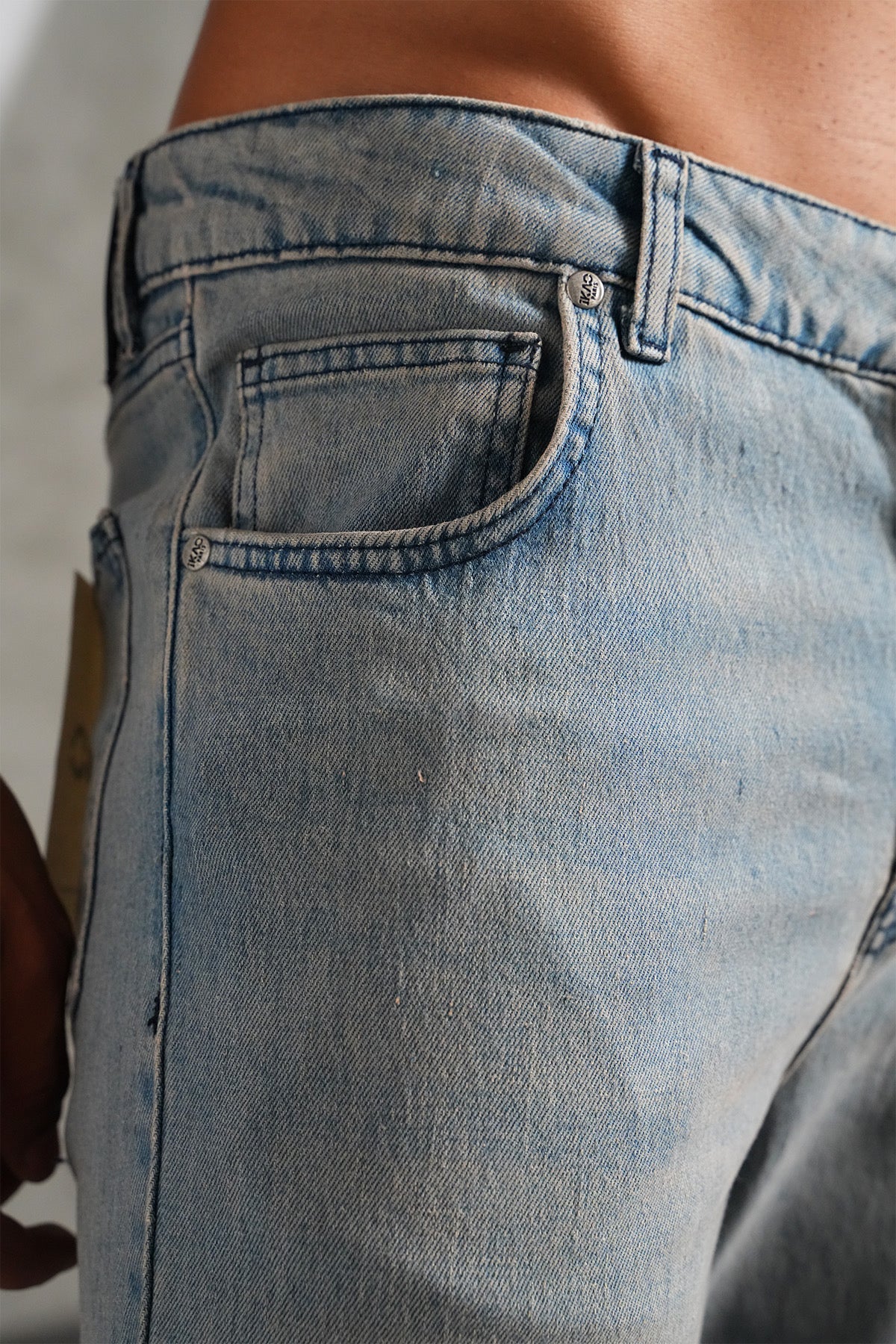 THE IKAO ZIPPED DENIM