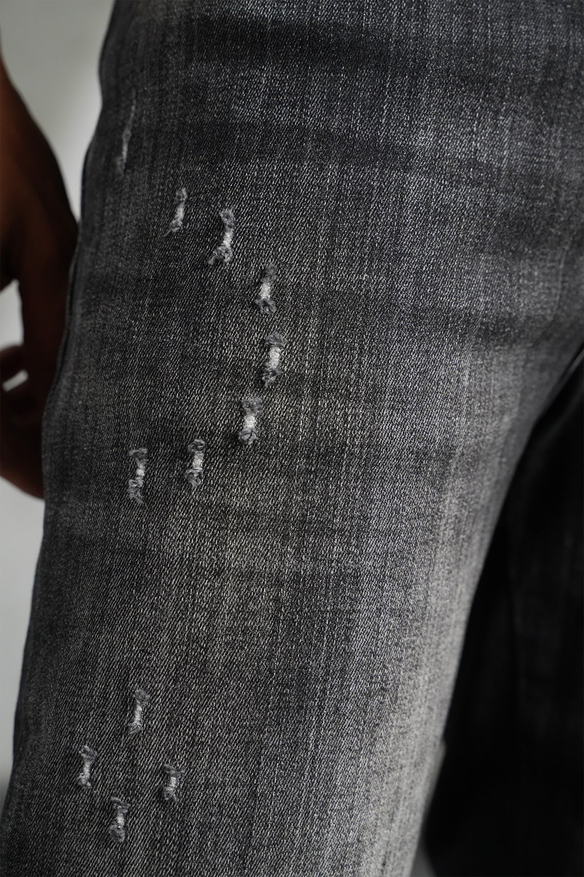 THE IKAO ZIPPED DENIM