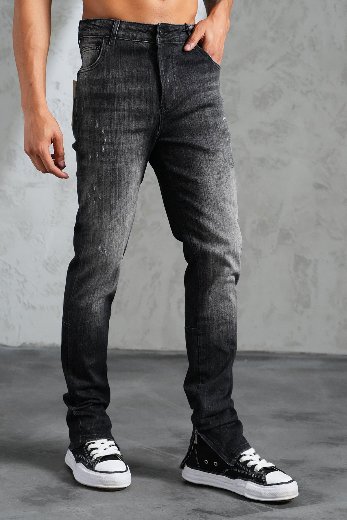 THE IKAO ZIPPED DENIM