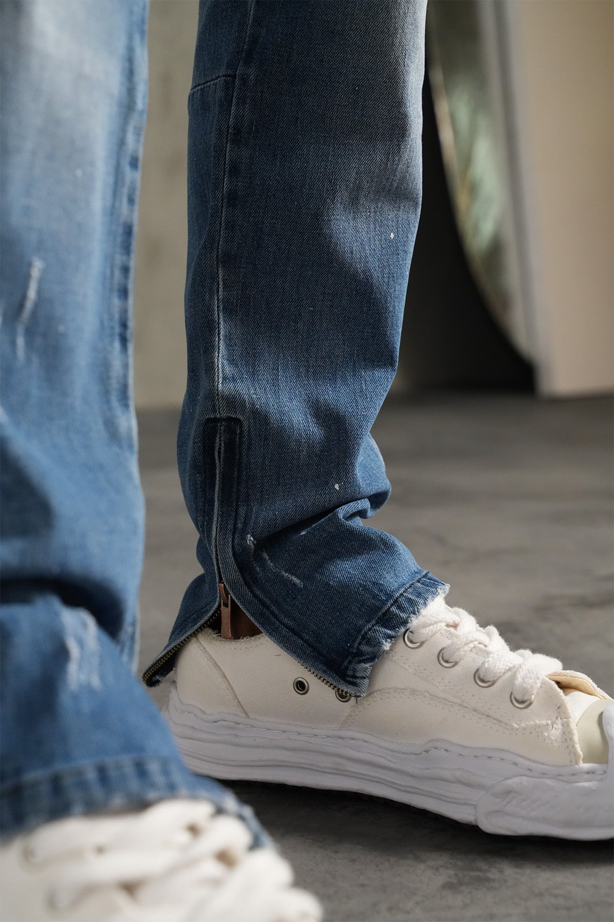 THE IKAO ZIPPED DENIM
