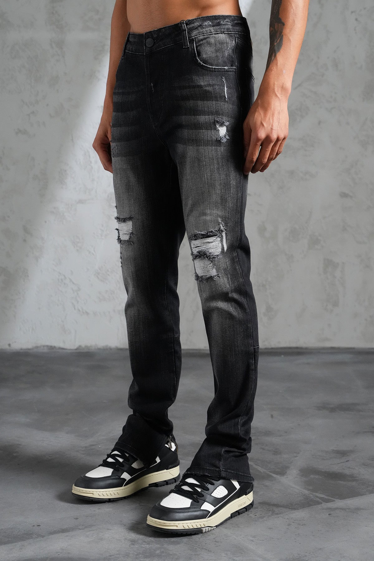 THE IKAO ZIPPED DENIM