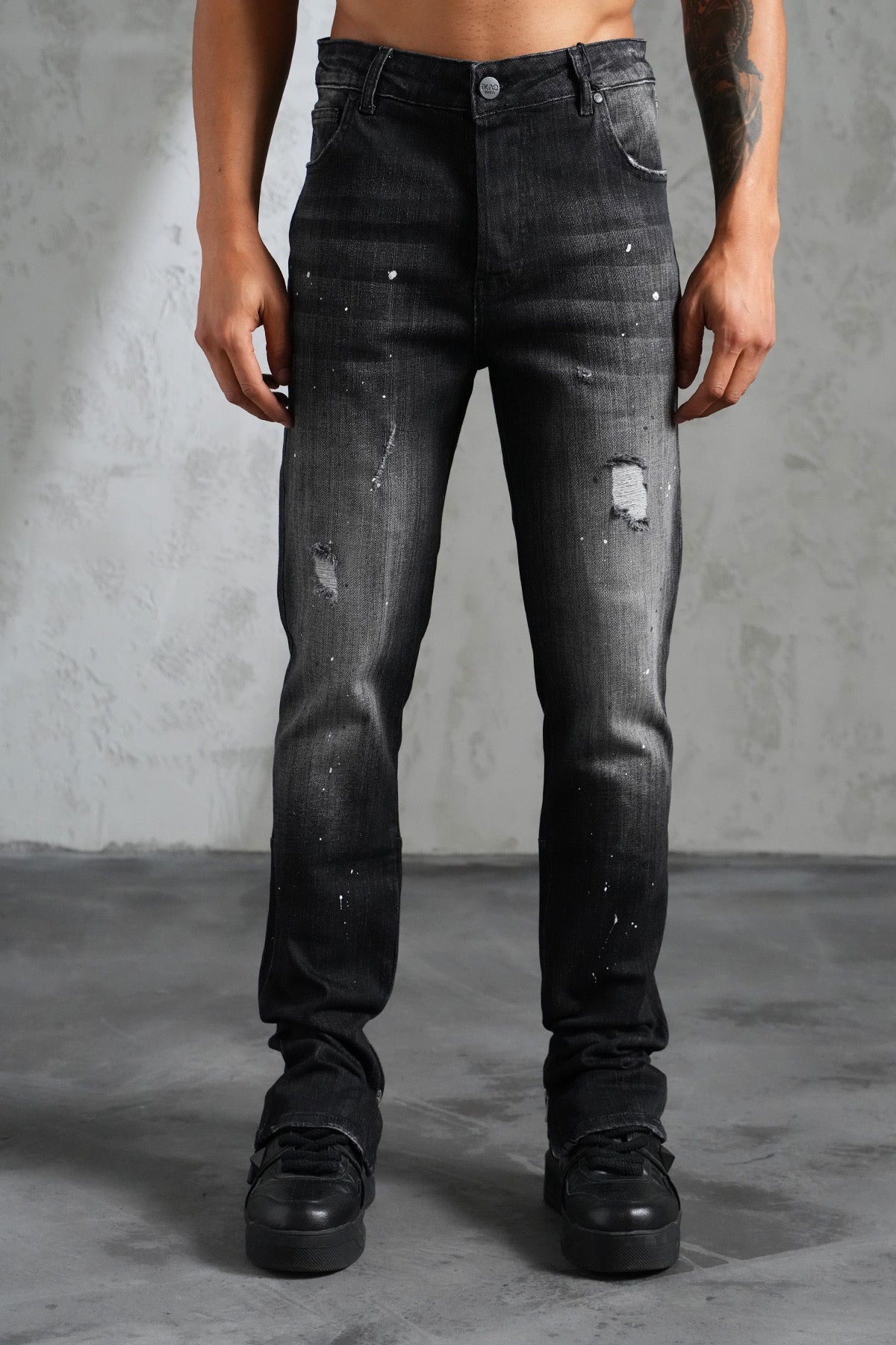 THE IKAO ZIPPED DENIM