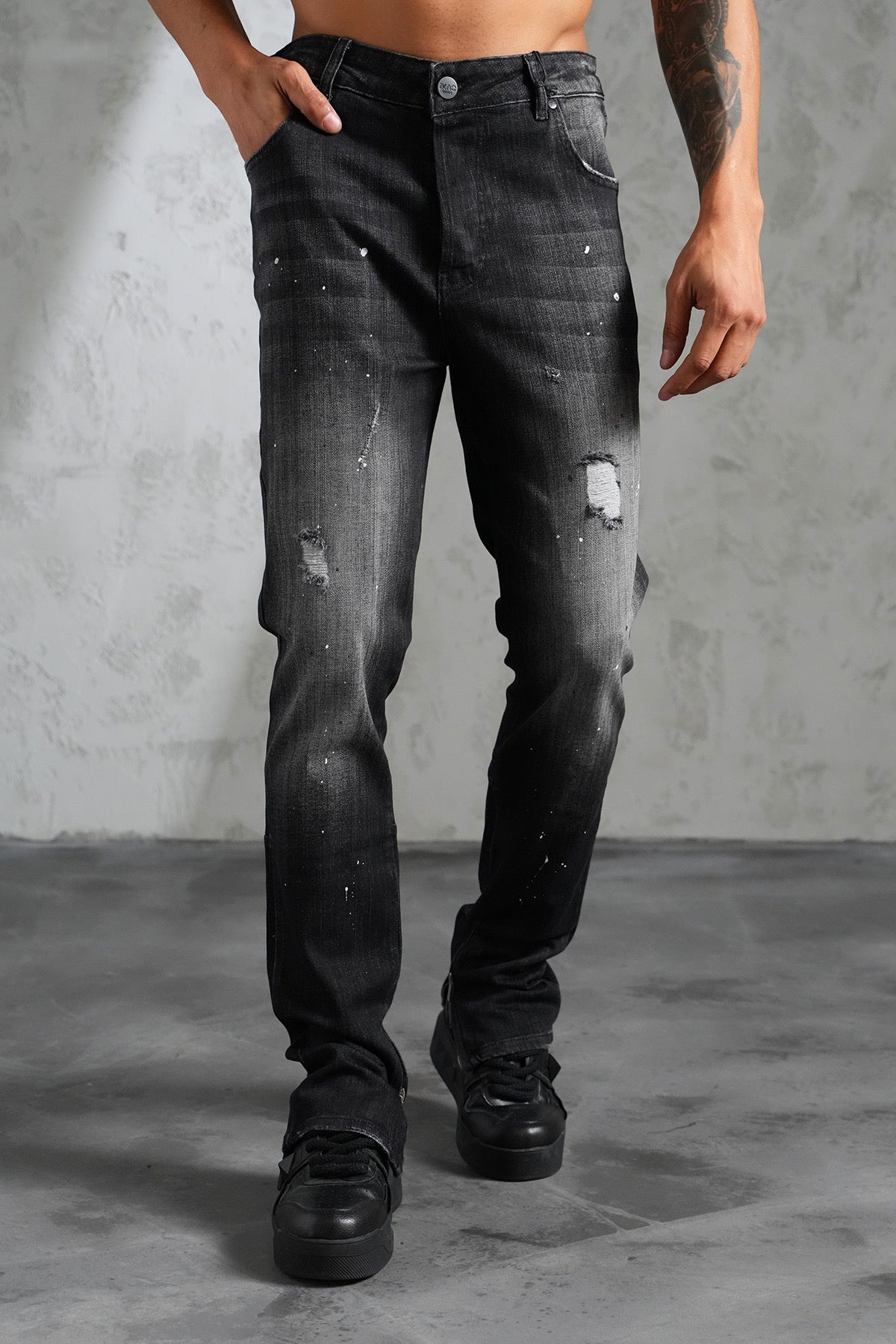 THE IKAO ZIPPED DENIM