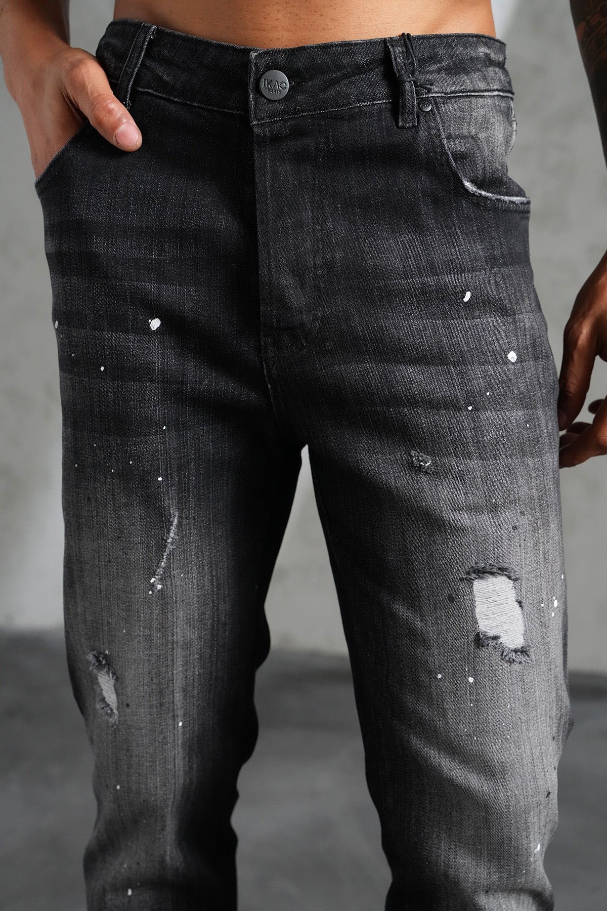 THE IKAO ZIPPED DENIM