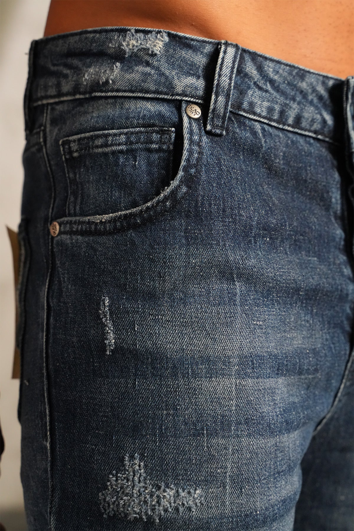 THE IKAO ZIPPED DENIM