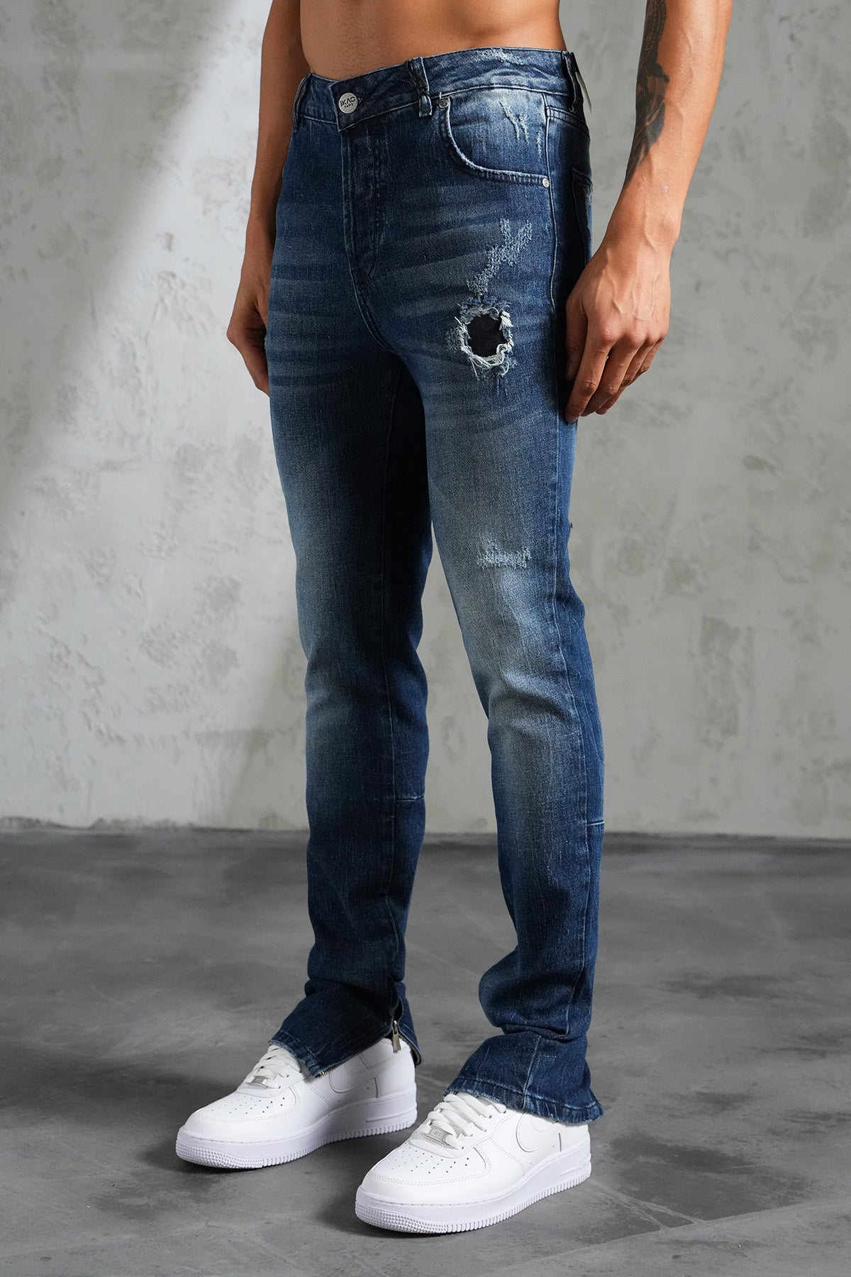 THE IKAO ZIPPED DENIM