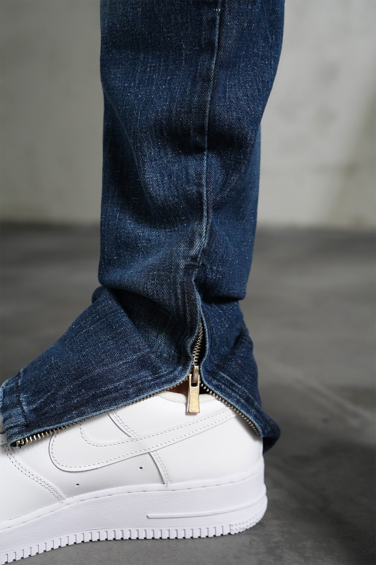 THE IKAO ZIPPED DENIM