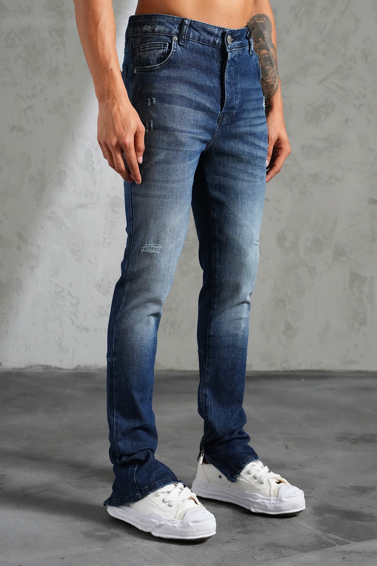 THE IKAO ZIPPED DENIM