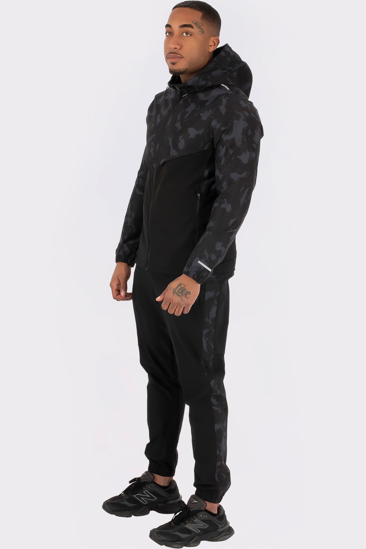 THE CAMOUFLAGE COMBISET