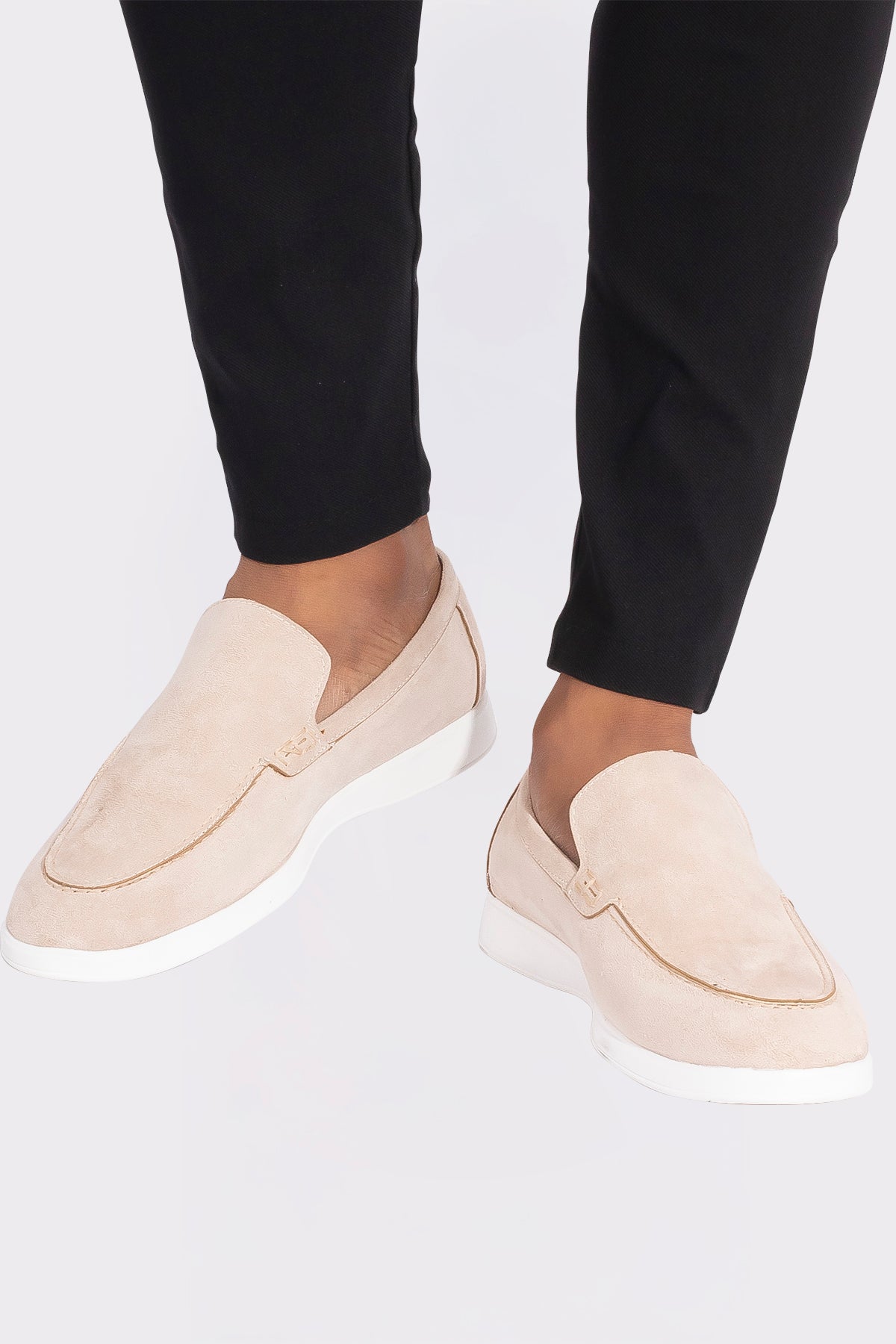 THE MONCLOVA ESSENTIAL LOAFER