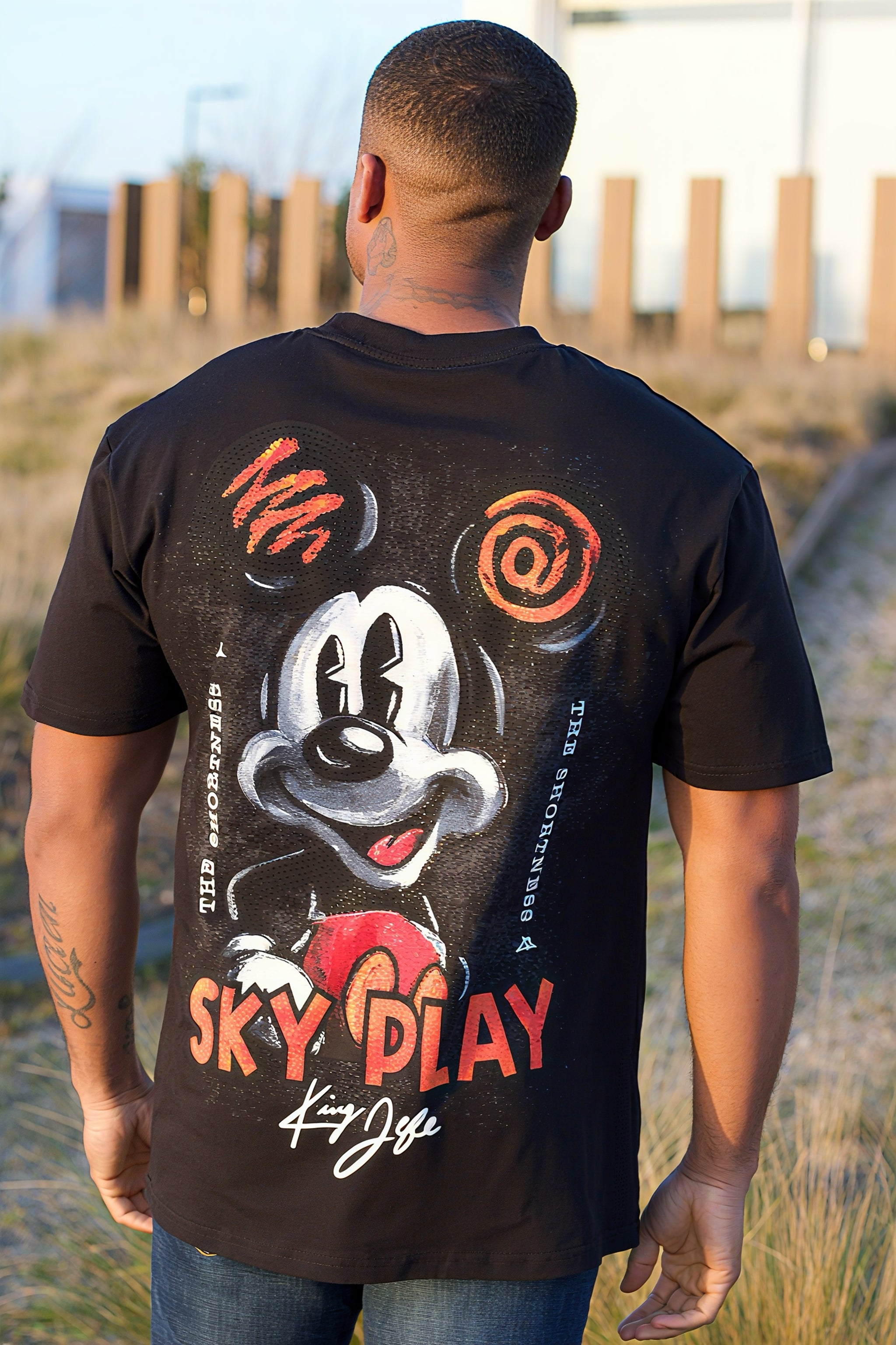 THE ICON LOONEY T-SHIRT