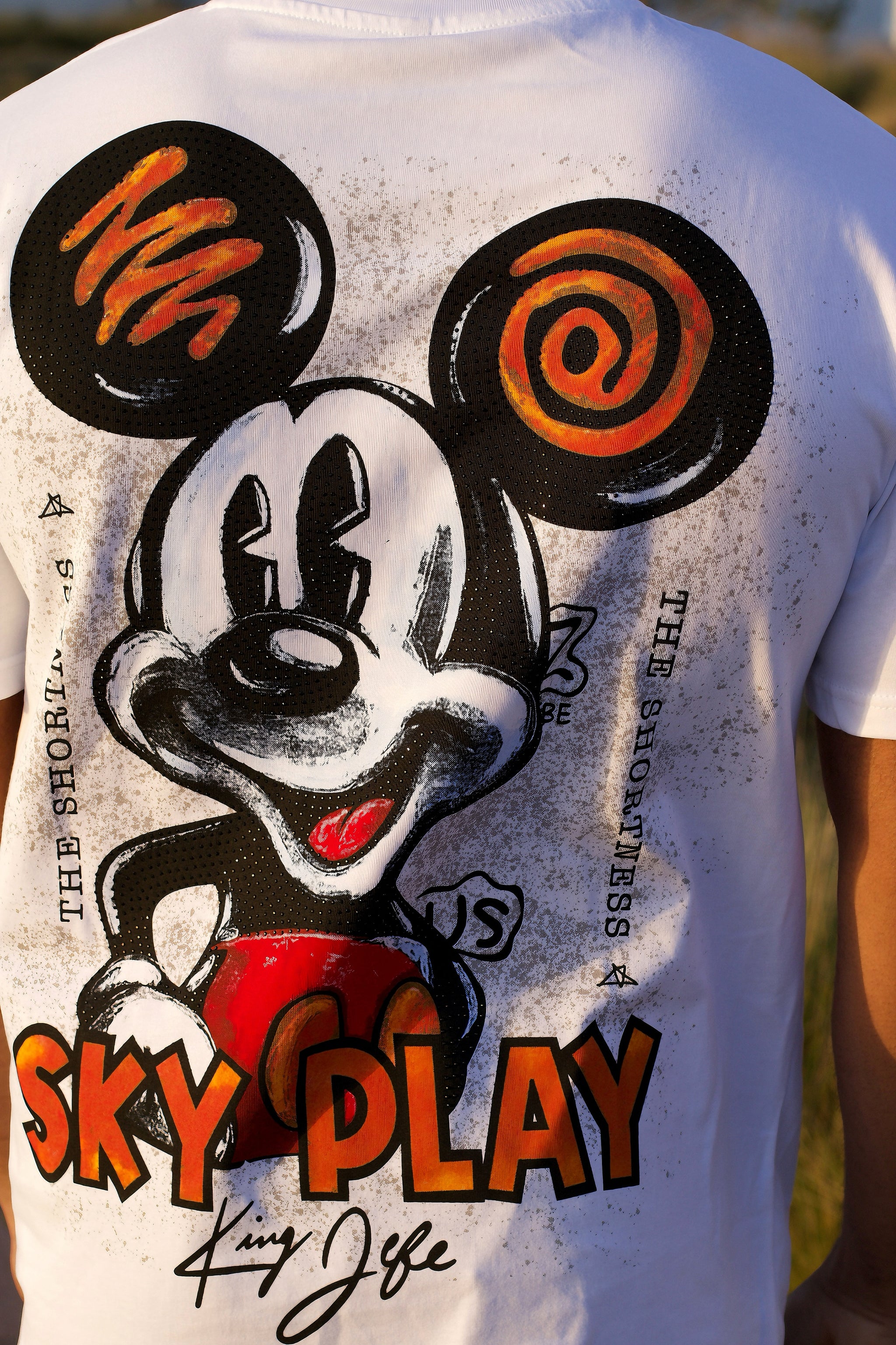 THE ICON LOONEY T-SHIRT