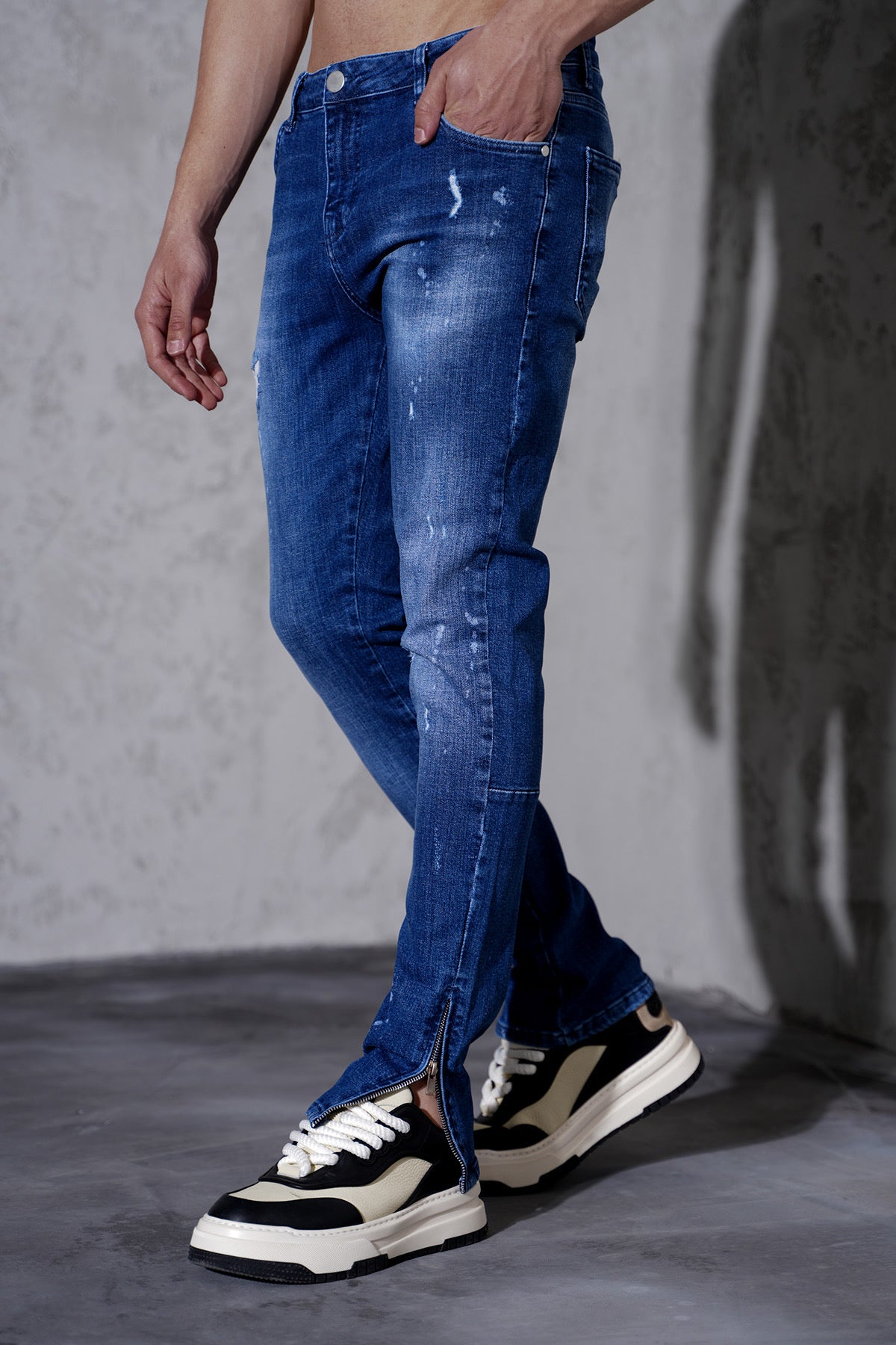 THE IKAO ZIPPED DENIM