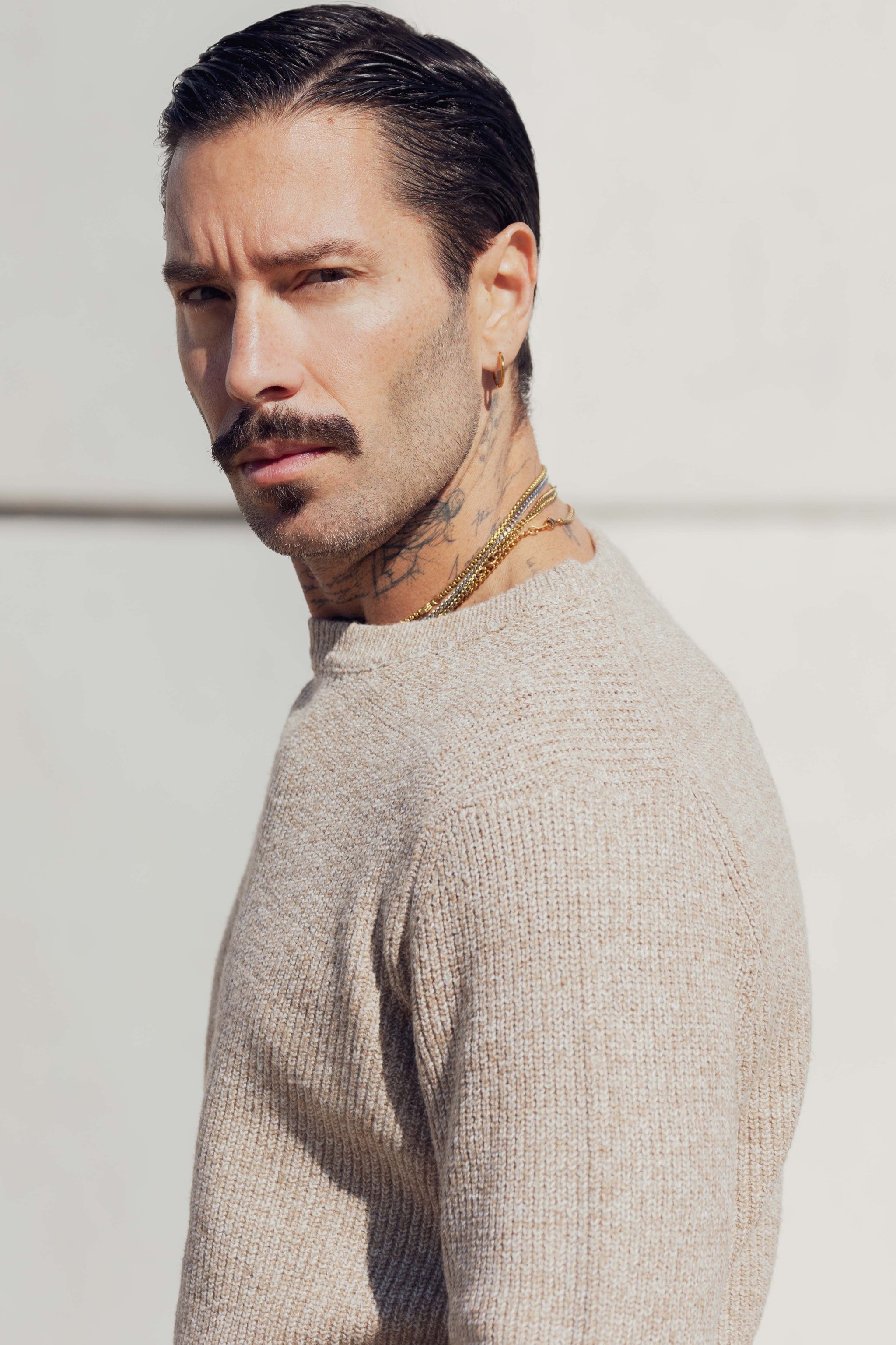THE DALARO RIBBED KNITTED CREWNECK SWEATER