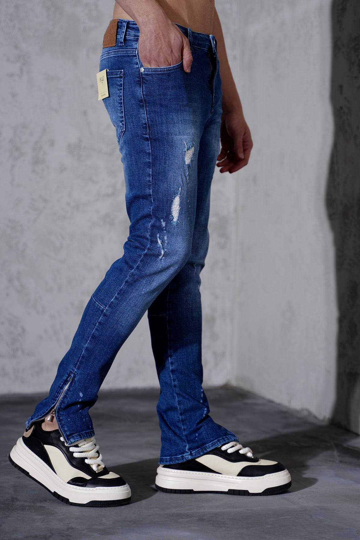 THE IKAO ZIPPED DENIM
