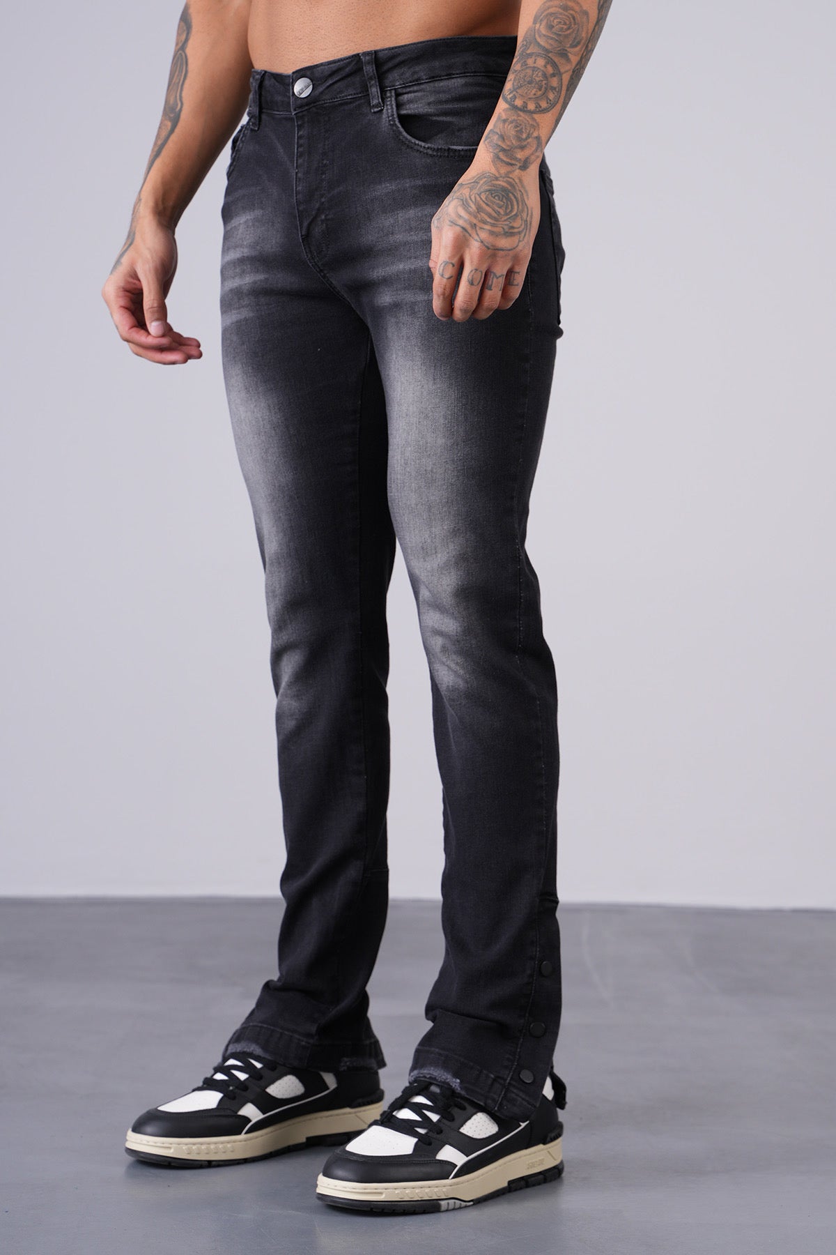 THE IKAO REGULAR DENIM