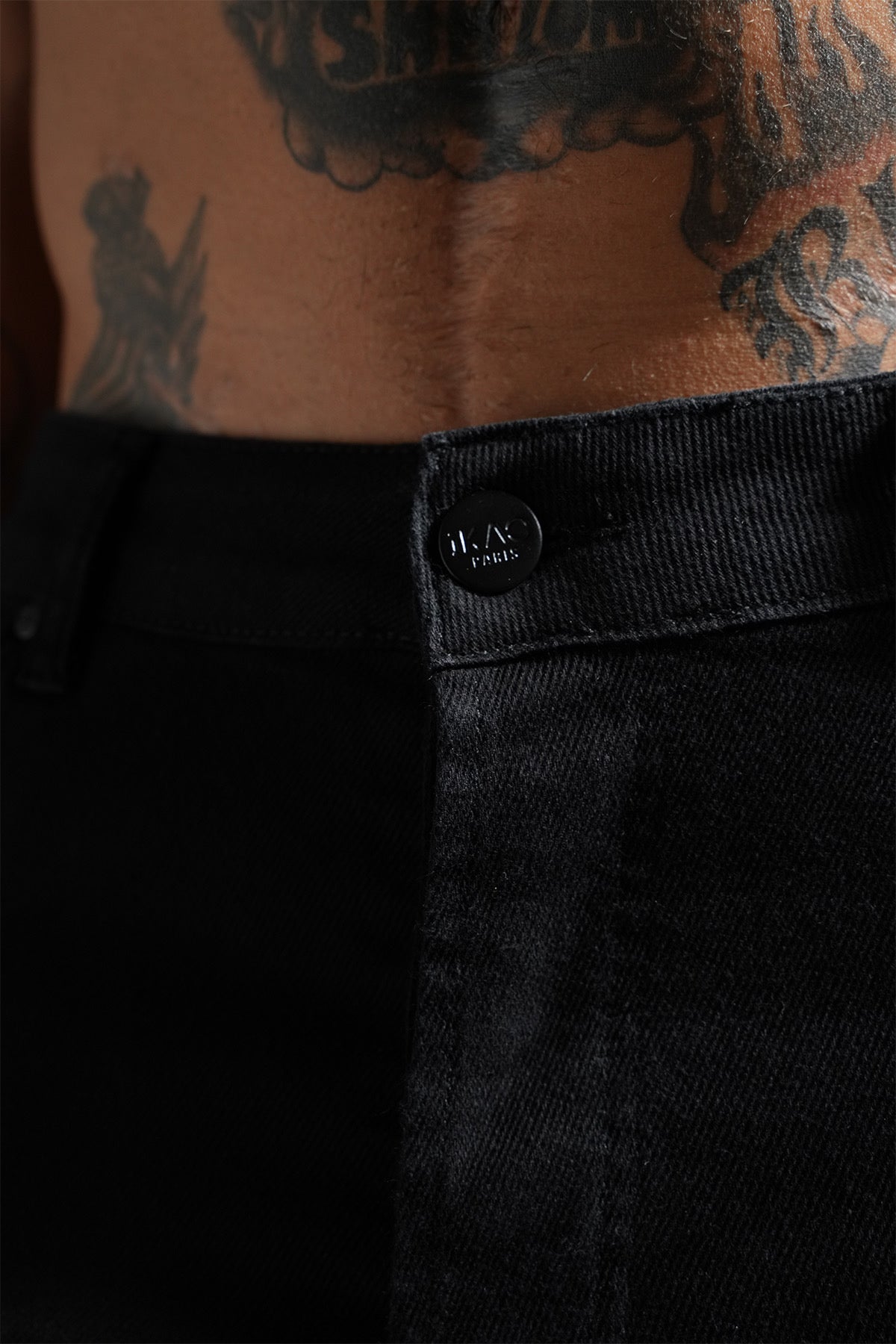 THE IKAO ZIPPED DENIM