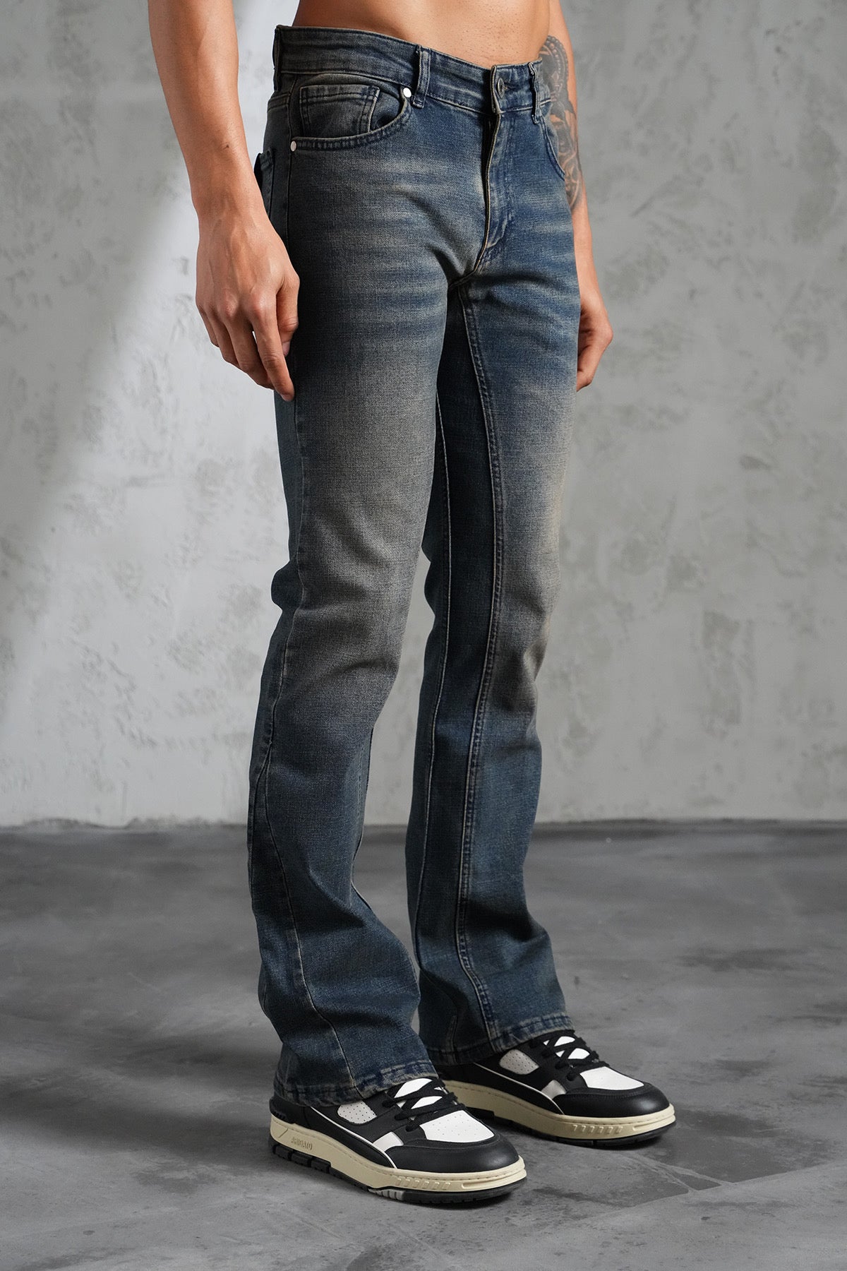 THE IKAO FLARED DENIM