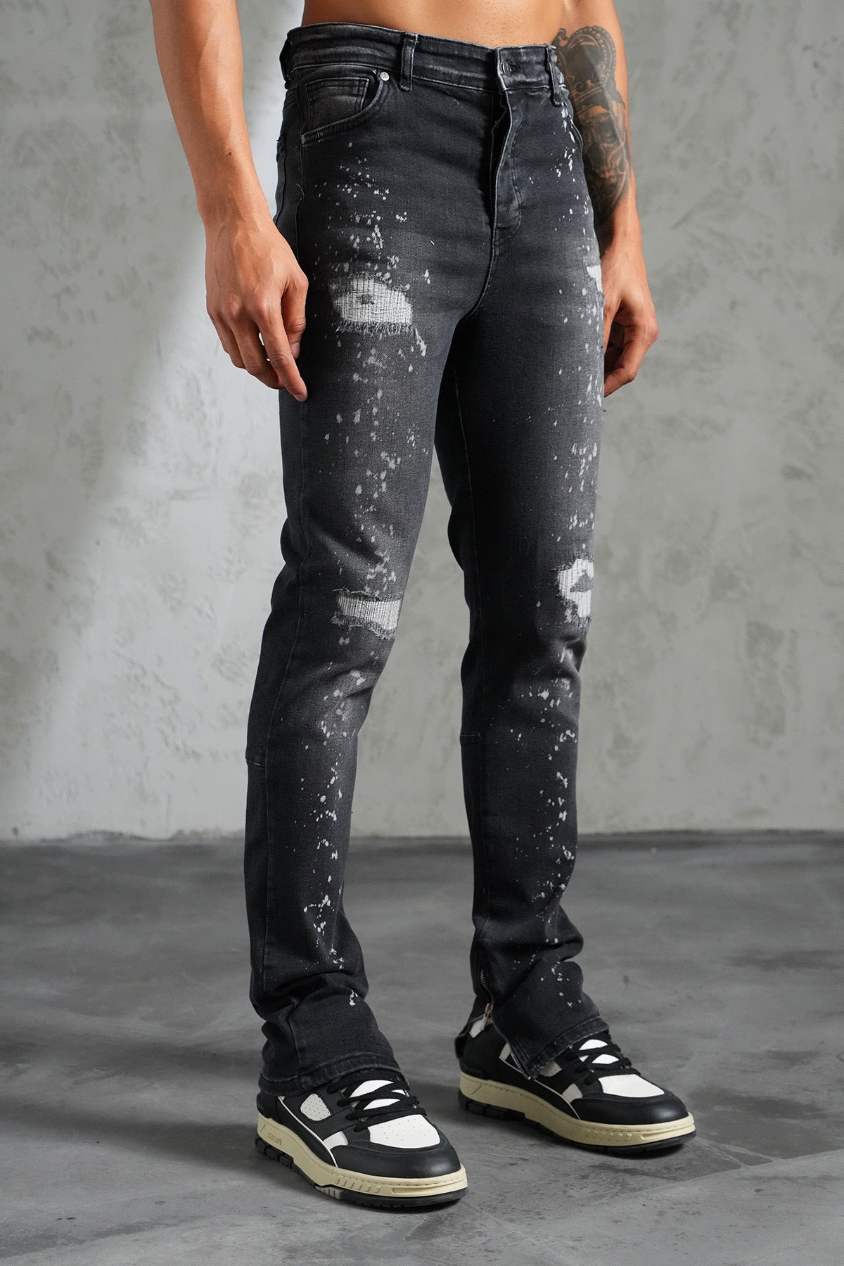 THE IKAO ZIPPED DENIM