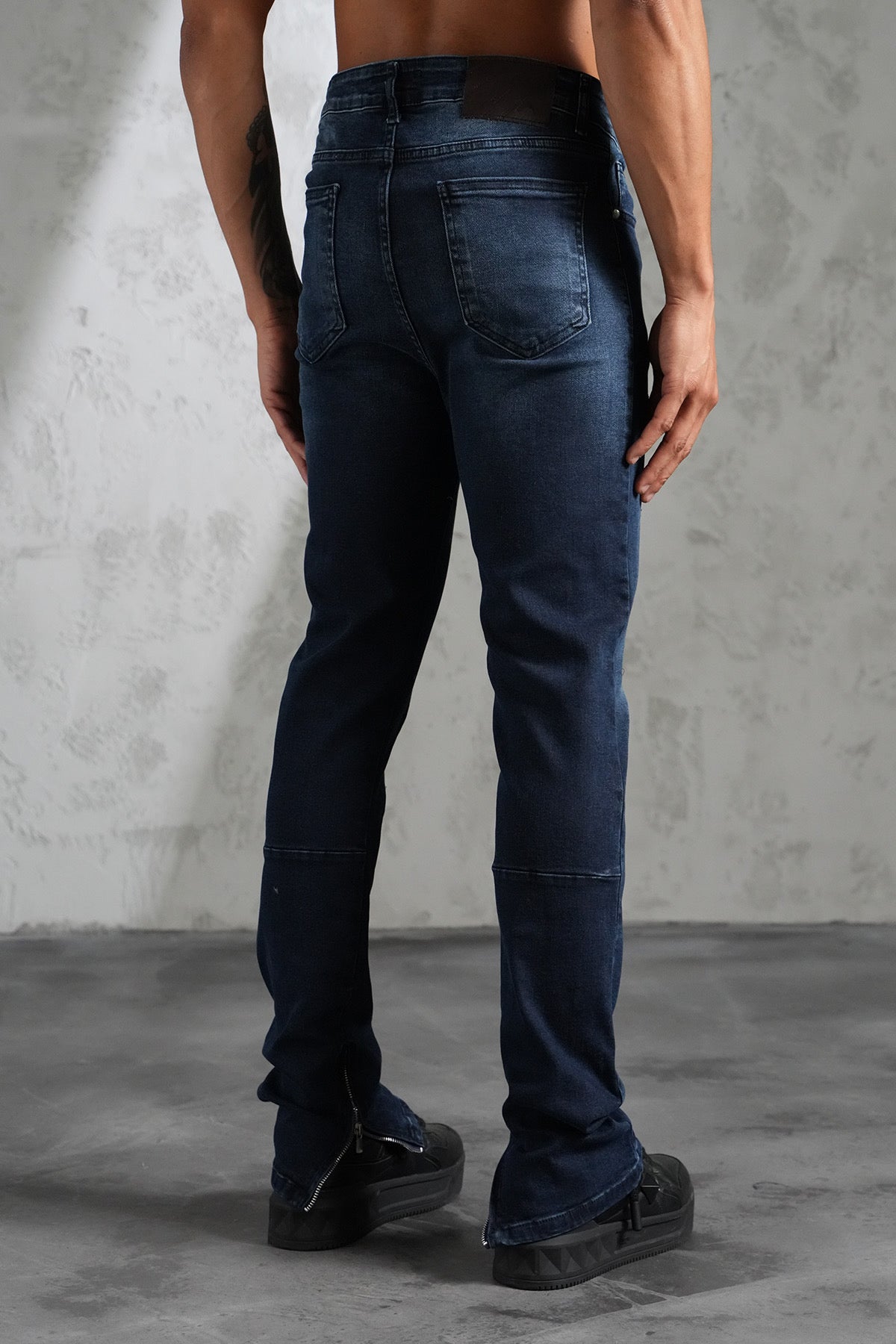 THE IKAO ZIPPED DENIM