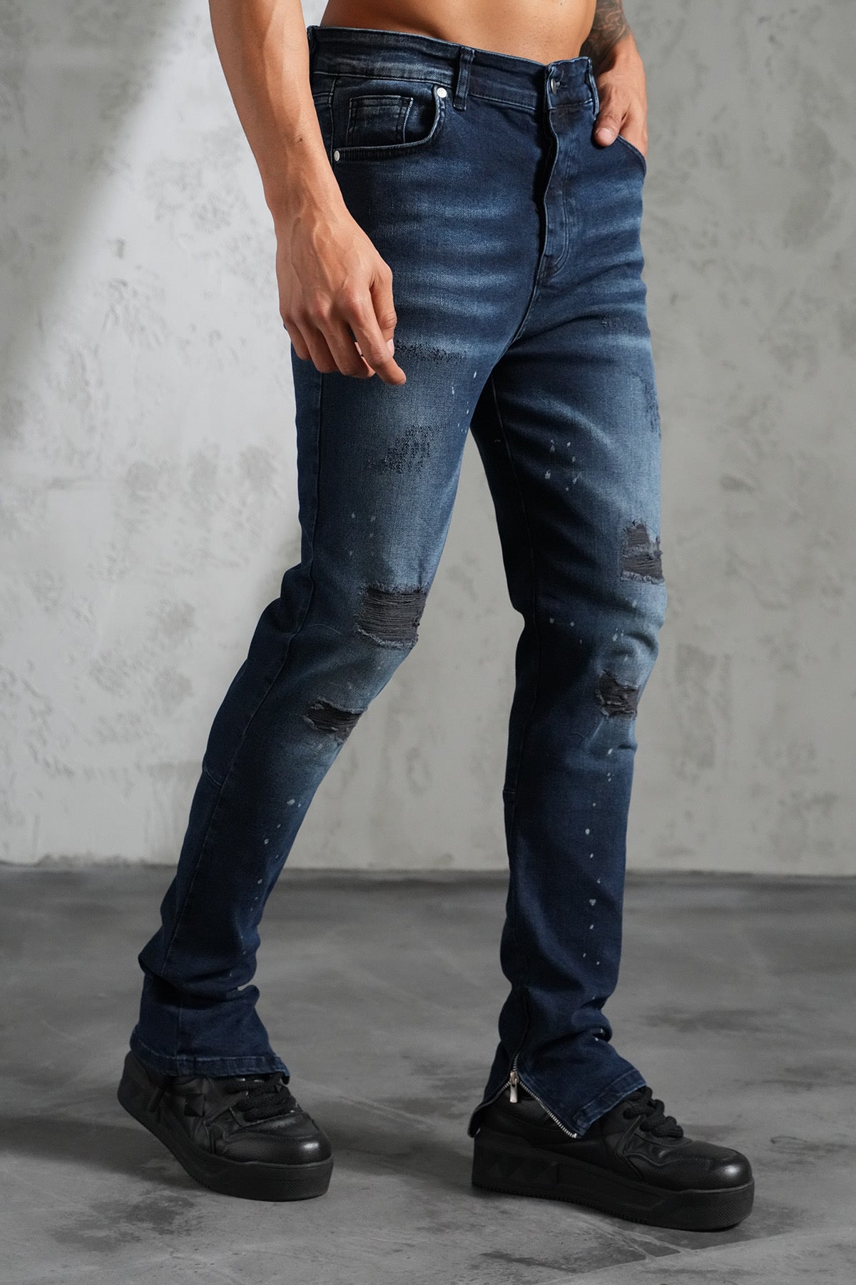 THE IKAO ZIPPED DENIM