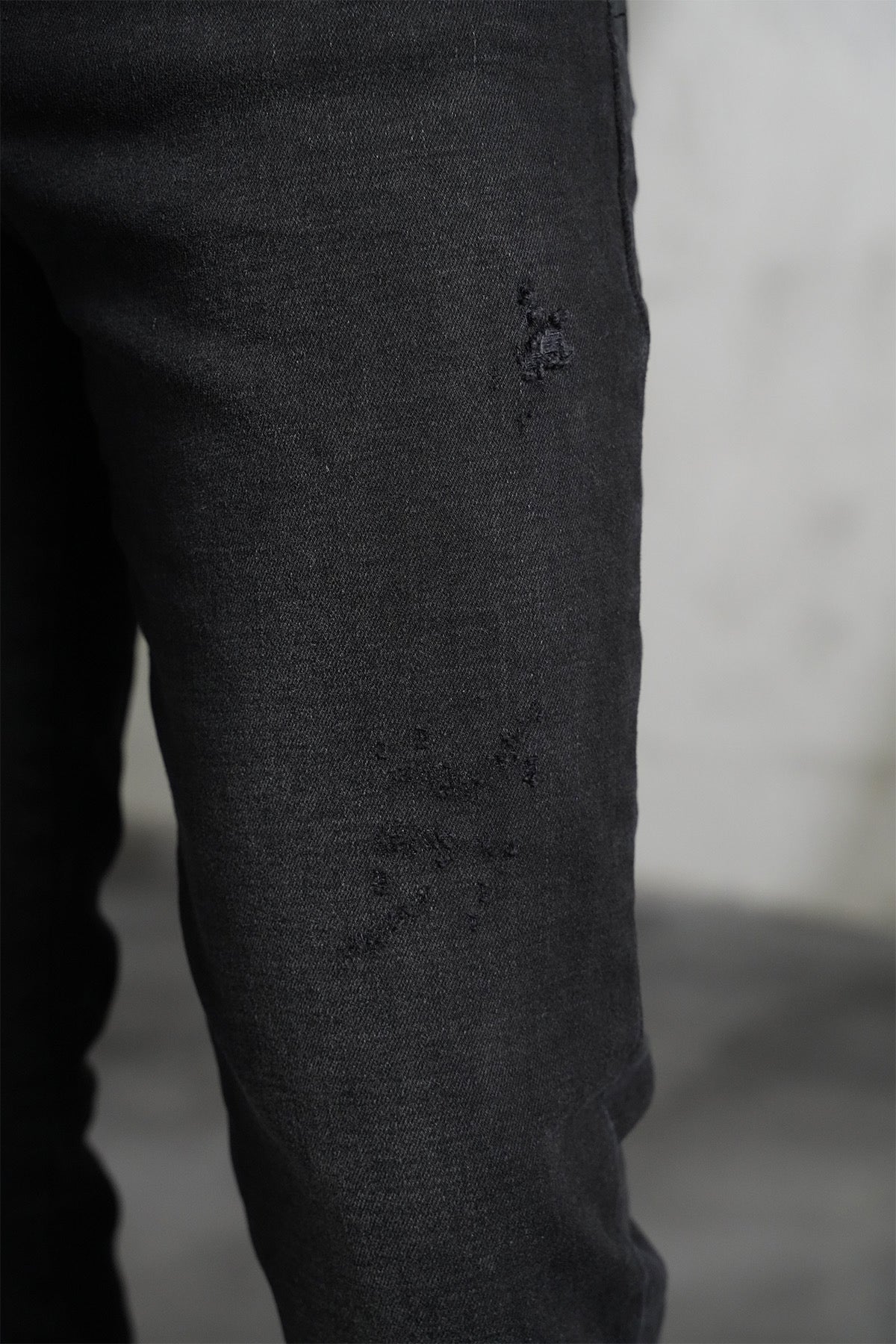 THE IKAO ZIPPED DENIM