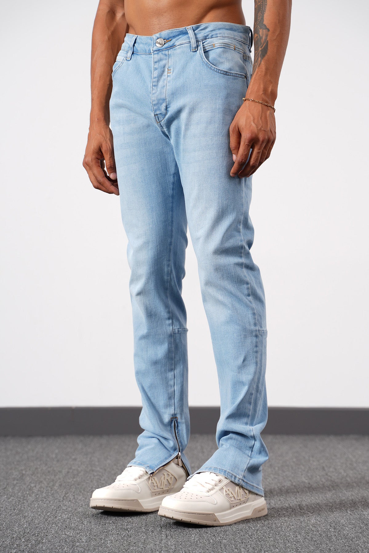 THE IKAO ZIPPED DENIM