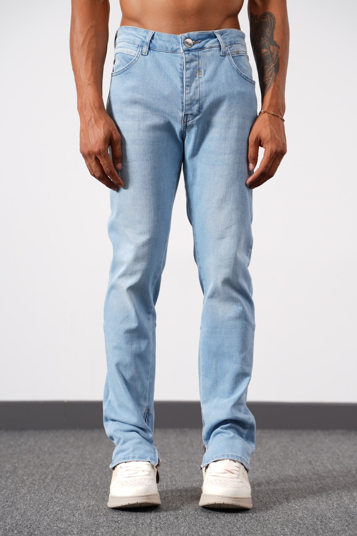 THE IKAO ZIPPED DENIM