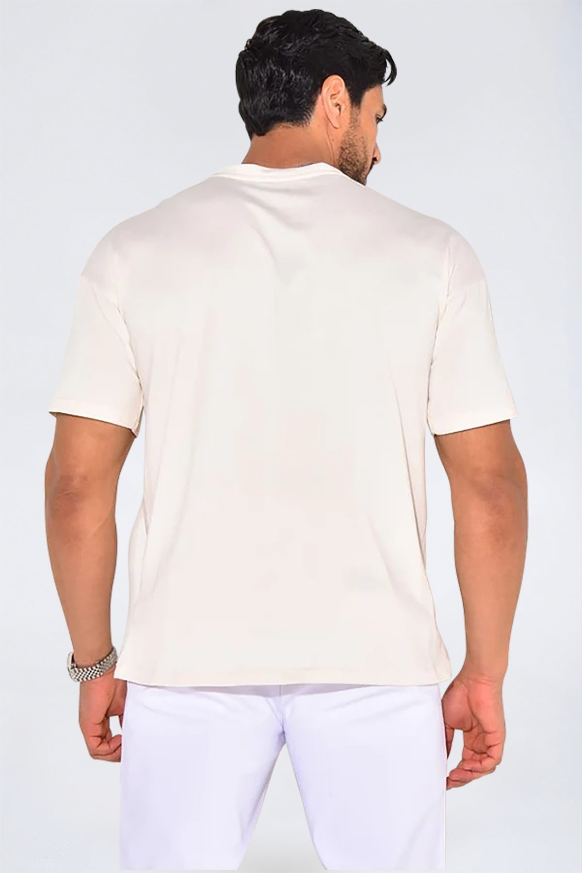 THE BATA T-SHIRT - BASIC EN OVERSIZED - Vibes Fashion