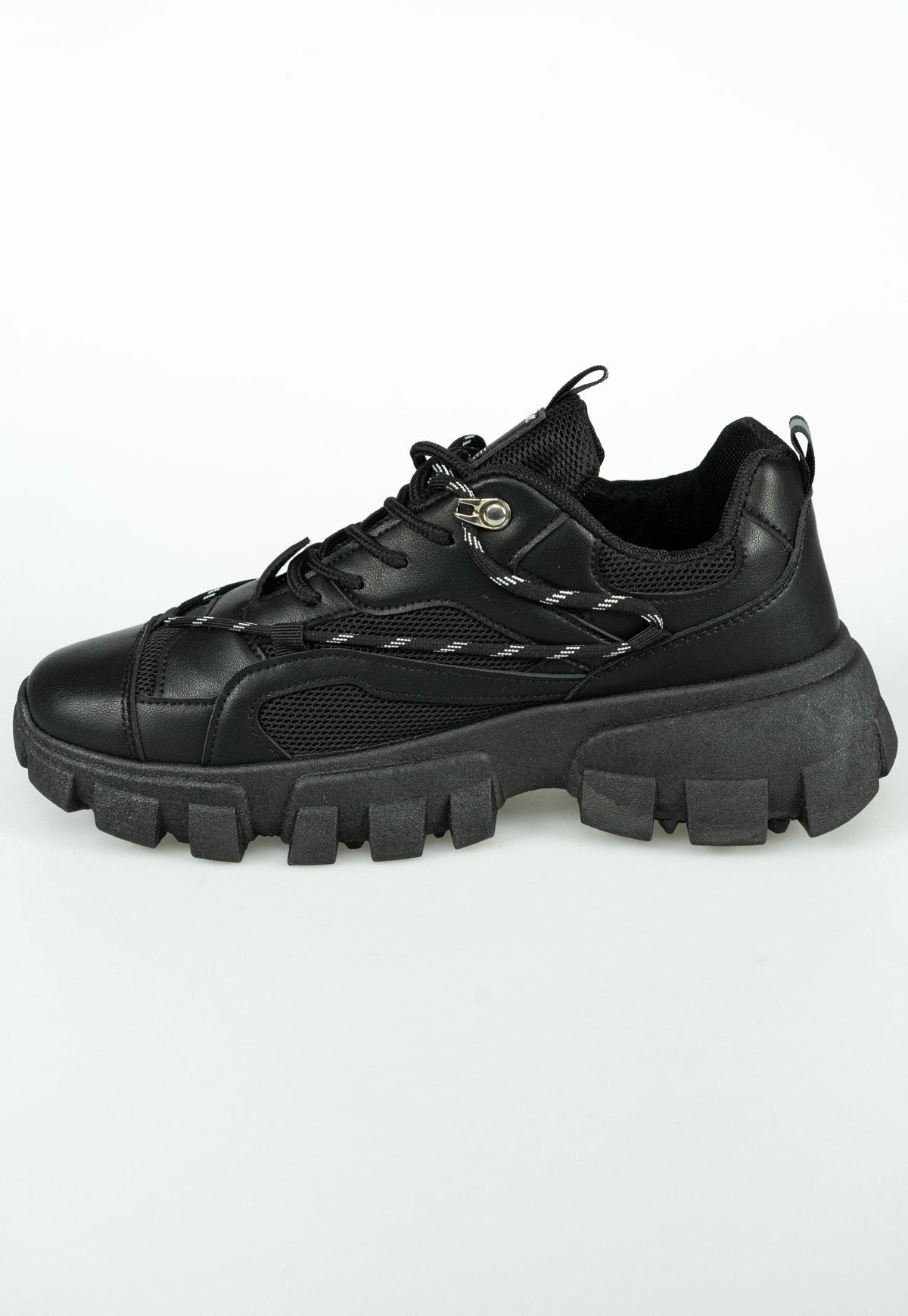 THE CYCLONE ESSENTIAL SNEAKER - Vibes Fashion