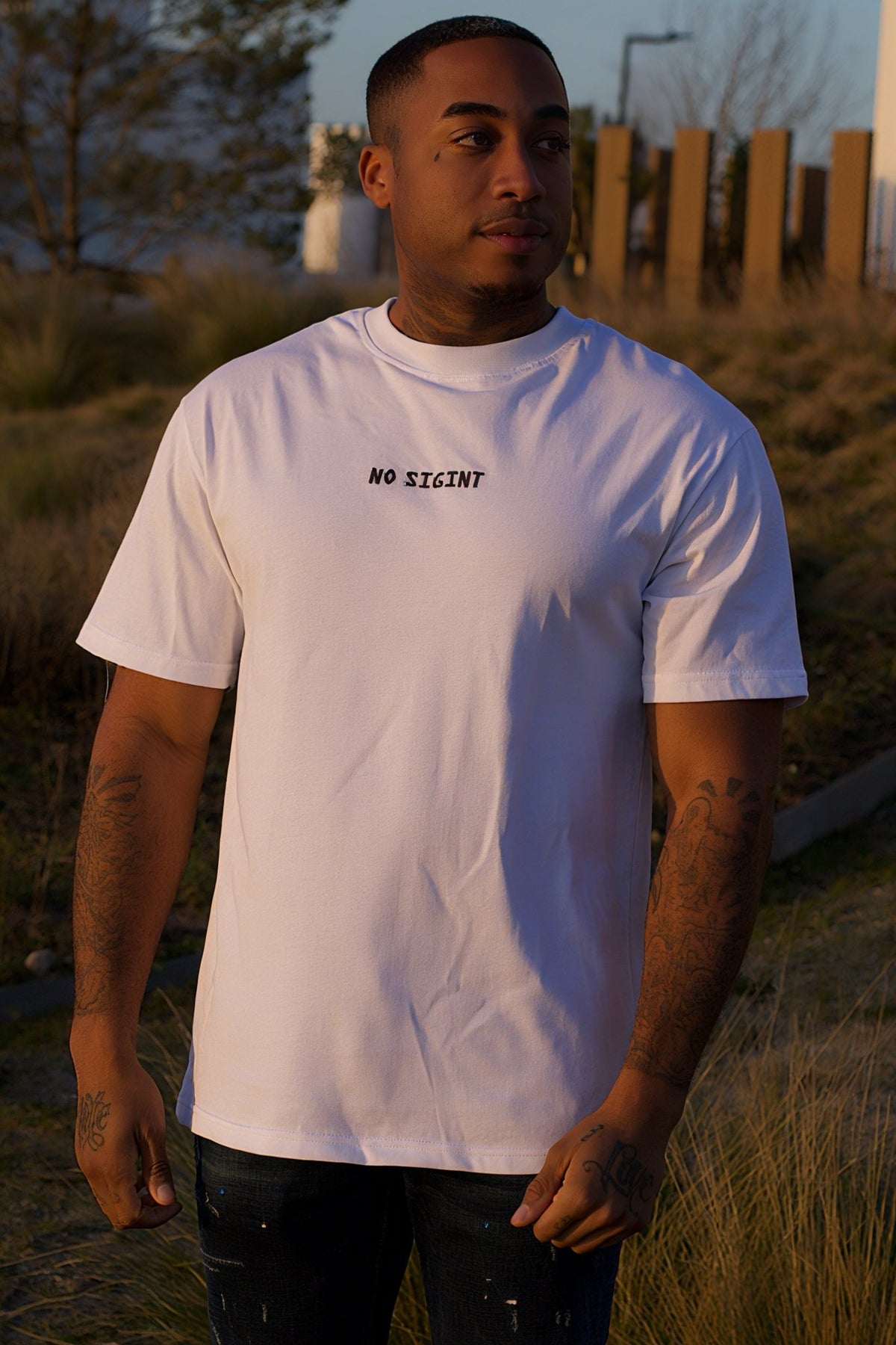 THE ICON LOONEY T-SHIRT - Vibes Fashion