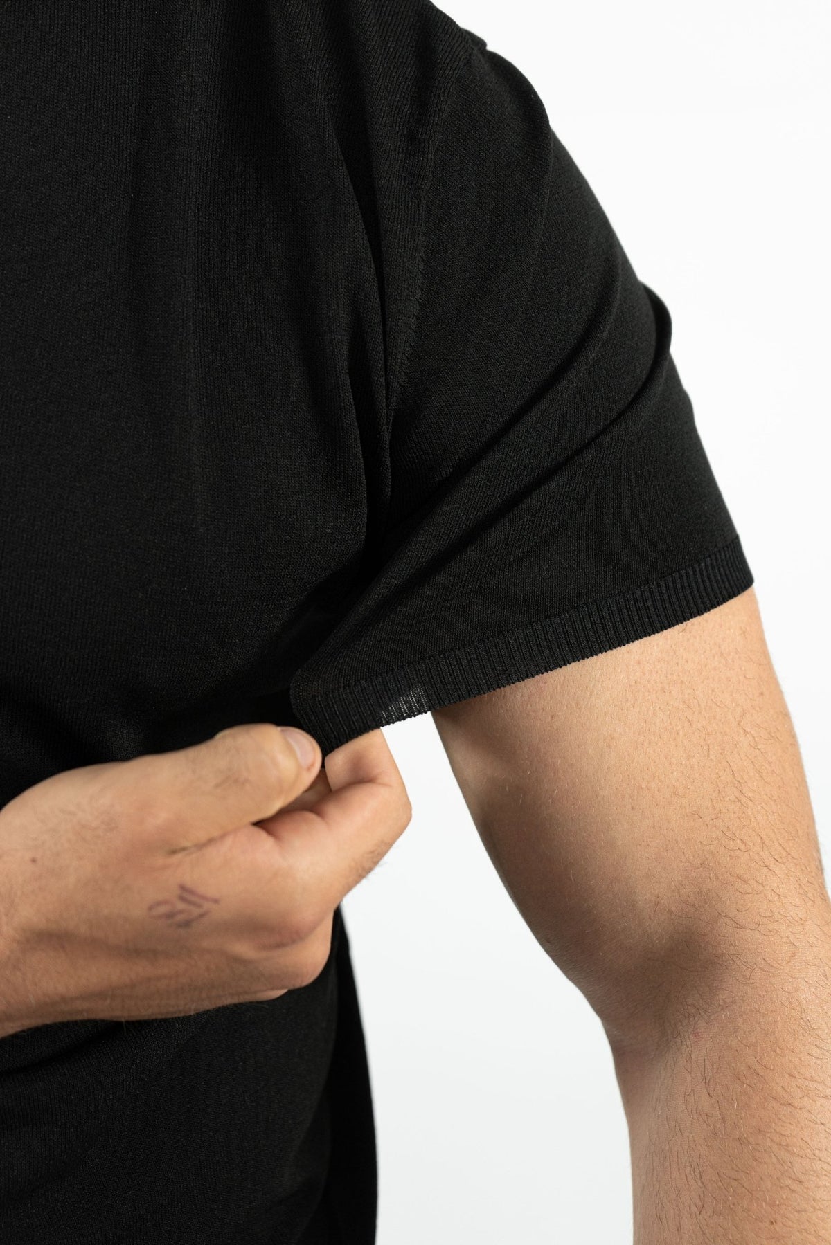 THE LUCA - KNITTED SLIM FIT T-SHIRT - Vibes Fashion