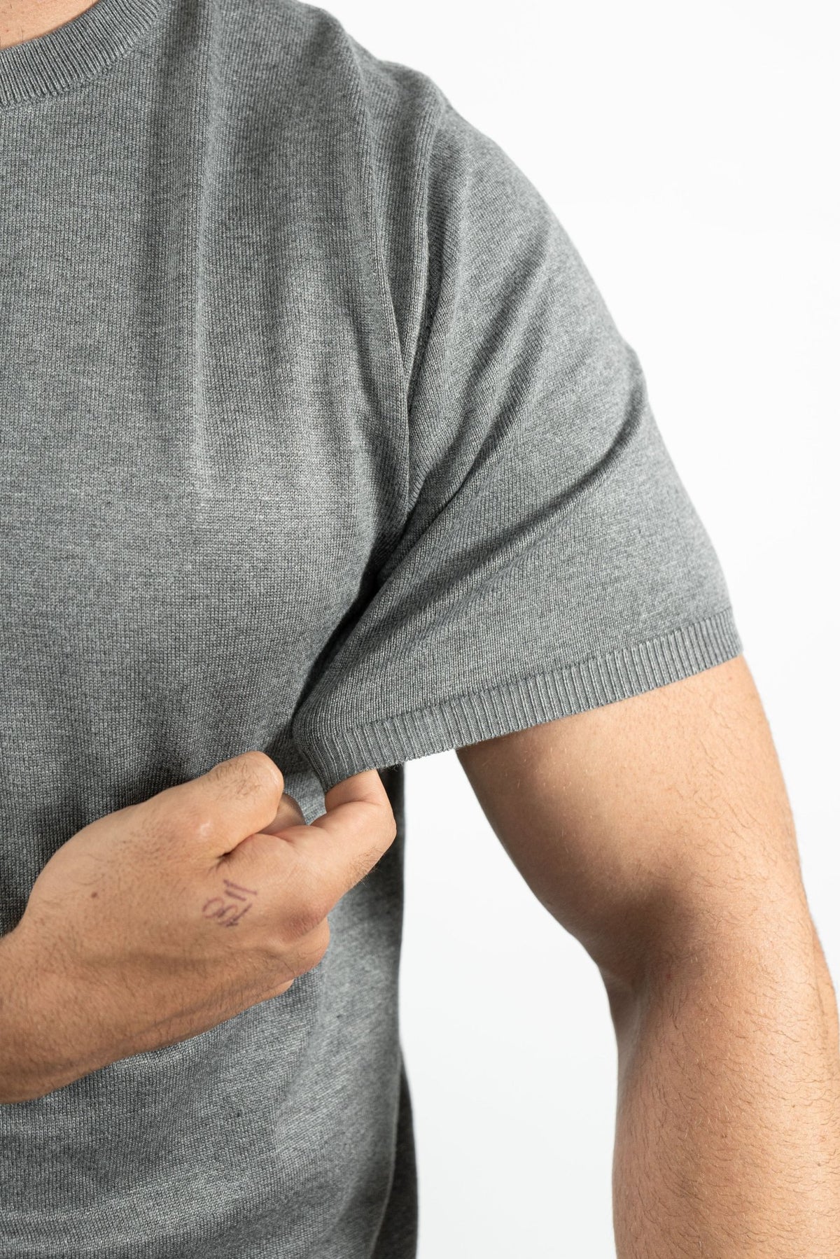 THE LUCA - KNITTED SLIM FIT T-SHIRT - Vibes Fashion
