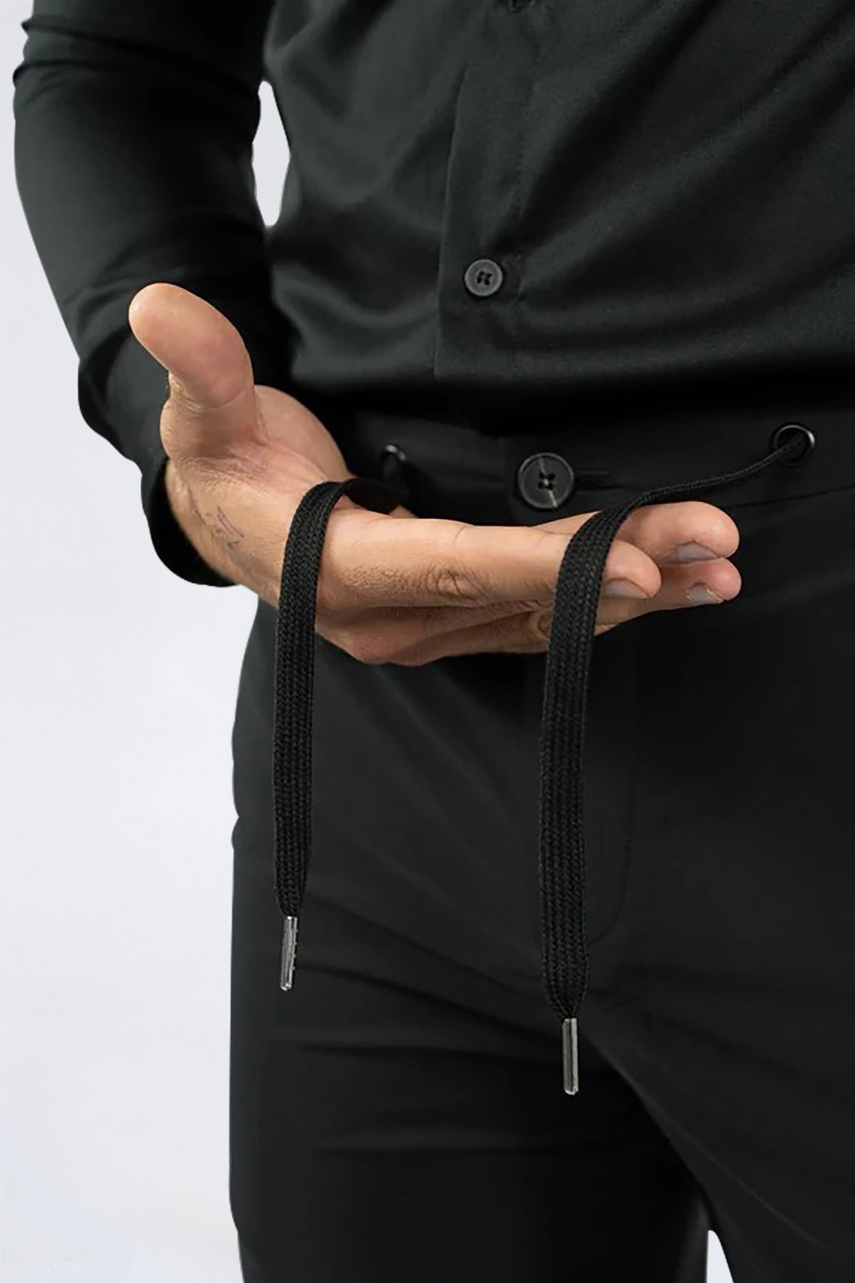 THE LYON TECH TROUSERS - Vibes Fashion