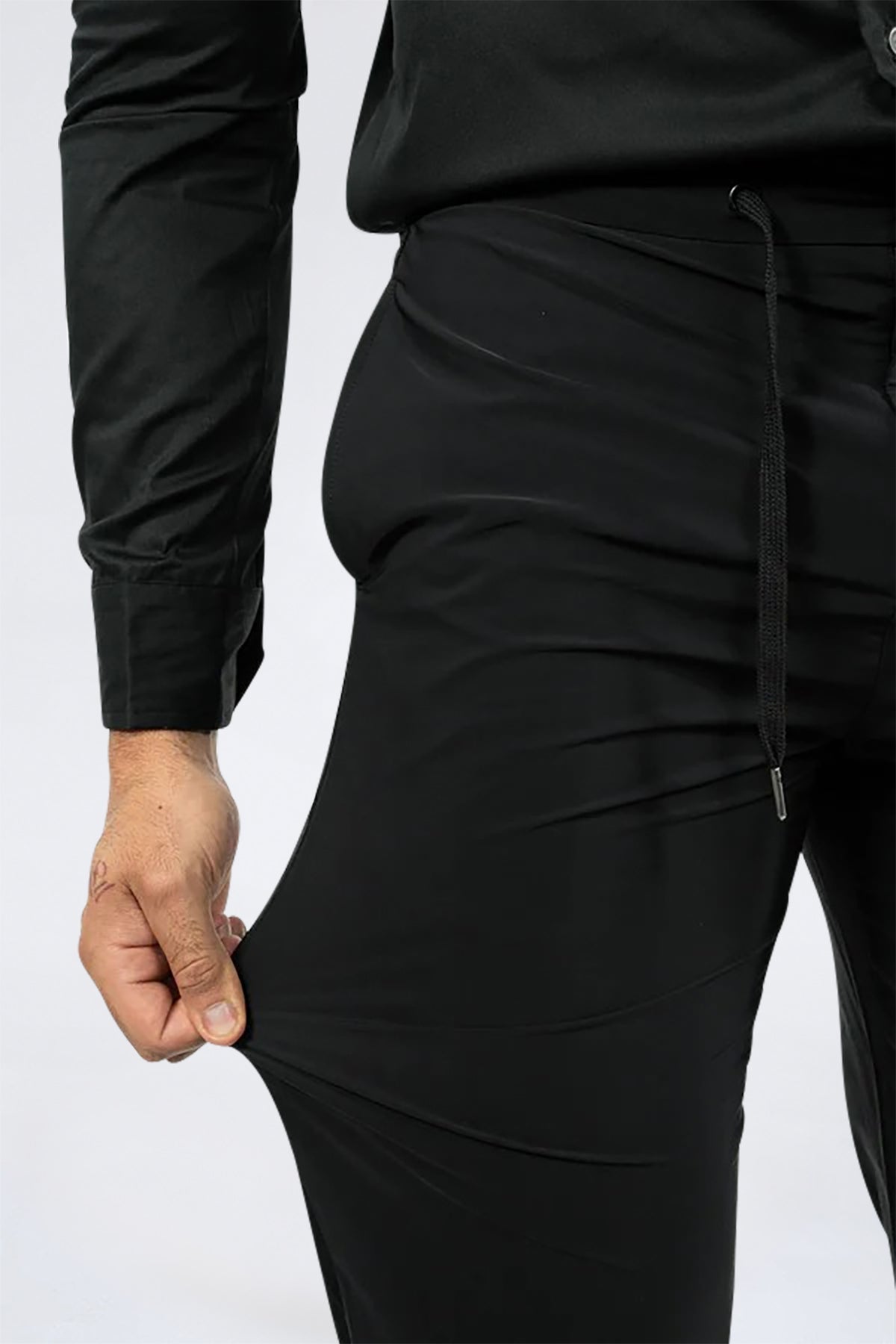 THE LYON TECH TROUSERS - Vibes Fashion