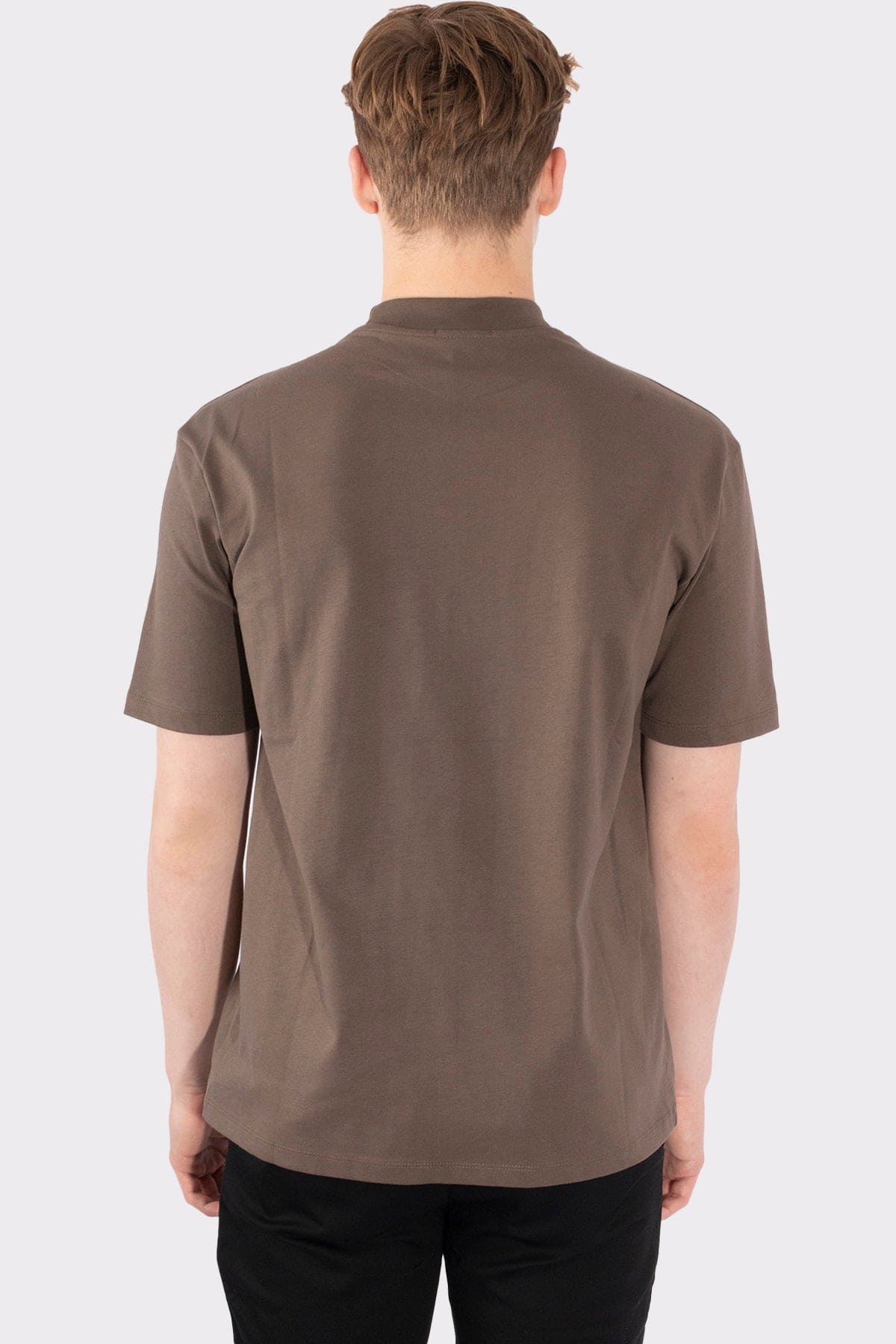 THE URBAN NECKLINE T-SHIRT - Vibes Fashion
