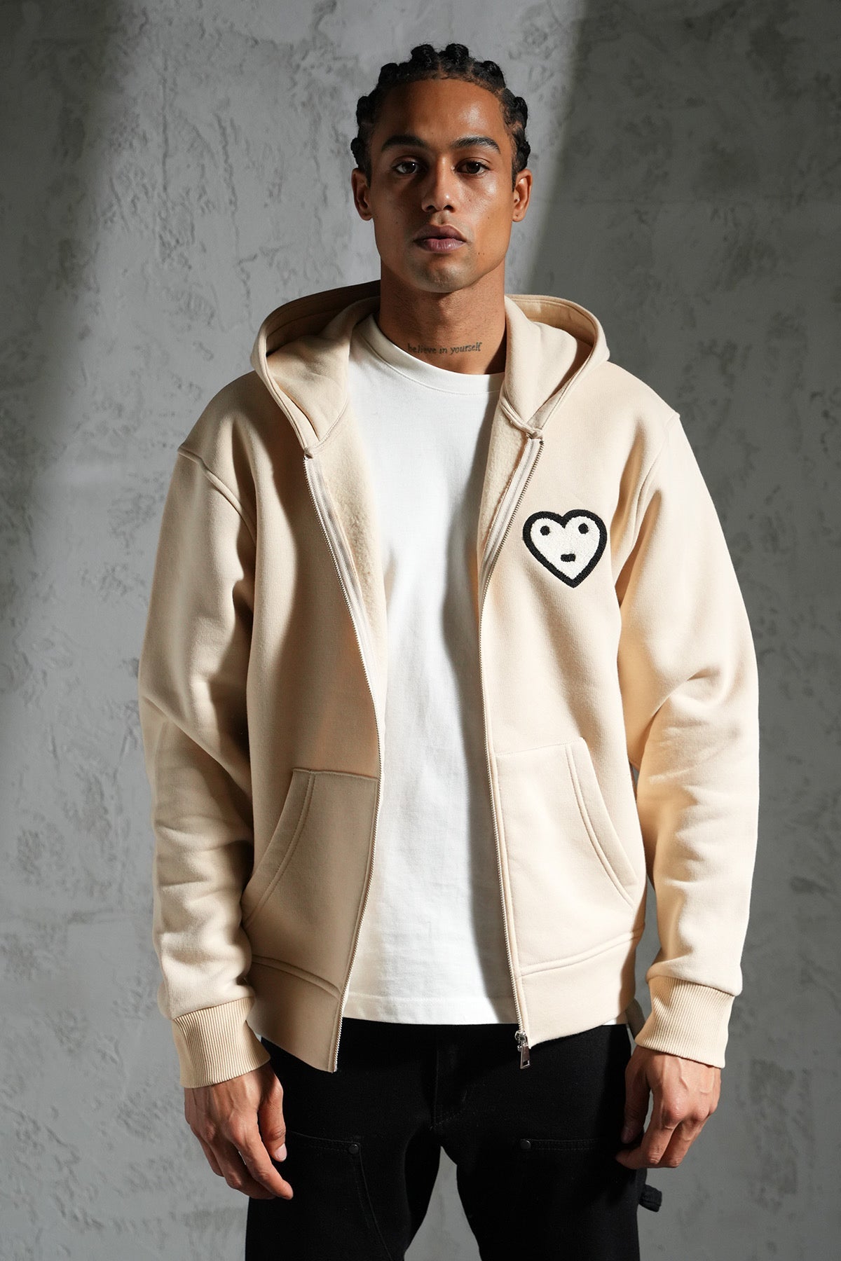 THE ZIPPED HOODIE - Vibes Fashion