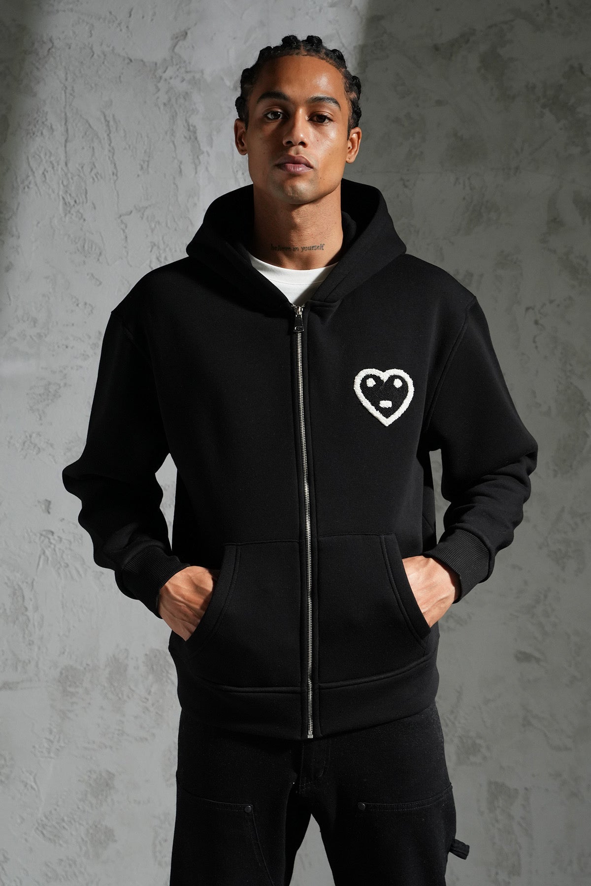 THE ZIPPED HOODIE - Vibes Fashion