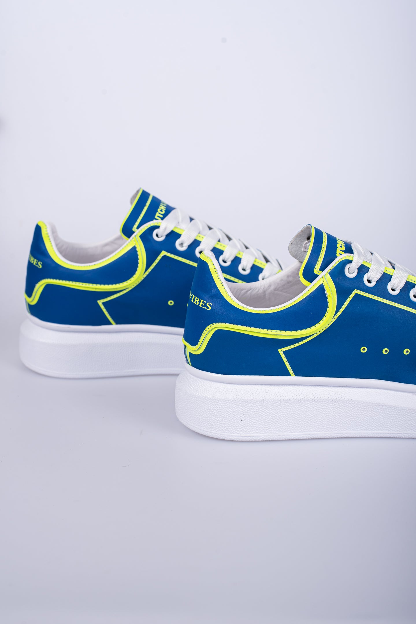 'Dutchvibes' Sneakers voor Heren - Striped met Zachte Witte Zool - Herenkleding Vibes Fashion (6850676654163)